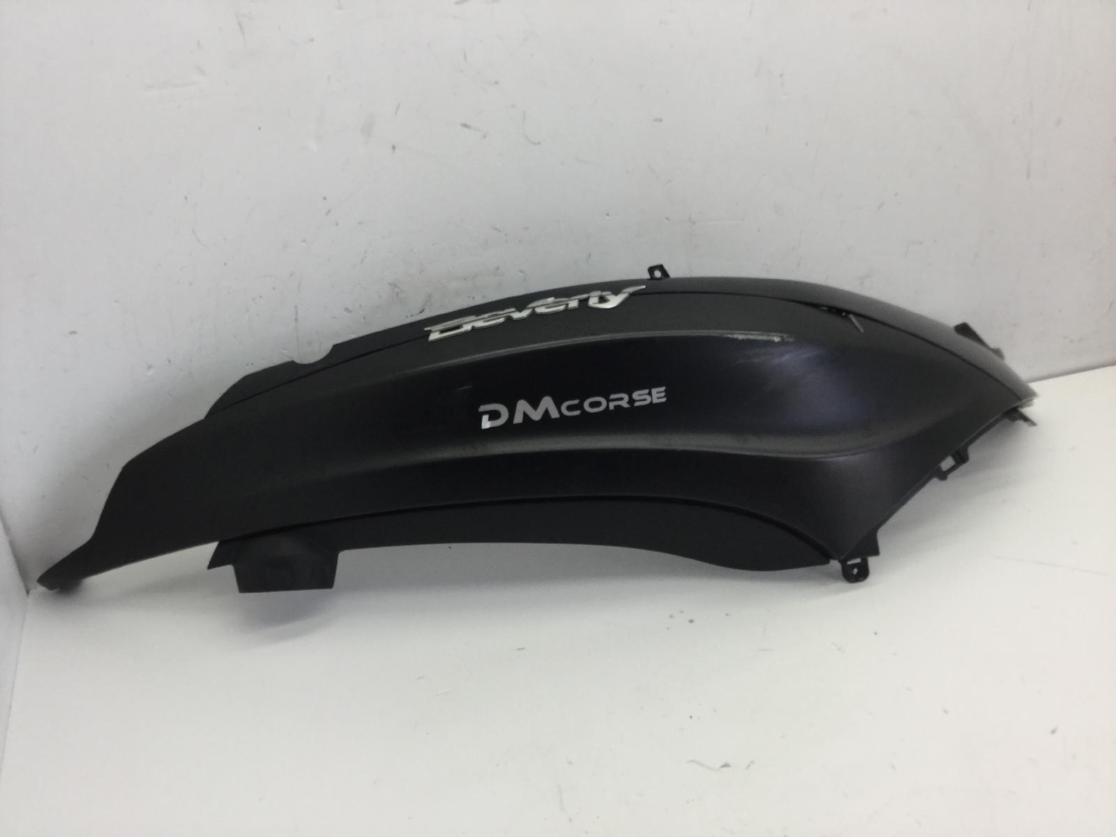 Piaggio beverly 125 carena fiancata posteriore destra attacco rotto e crepa 2010 2015 zamp69100
