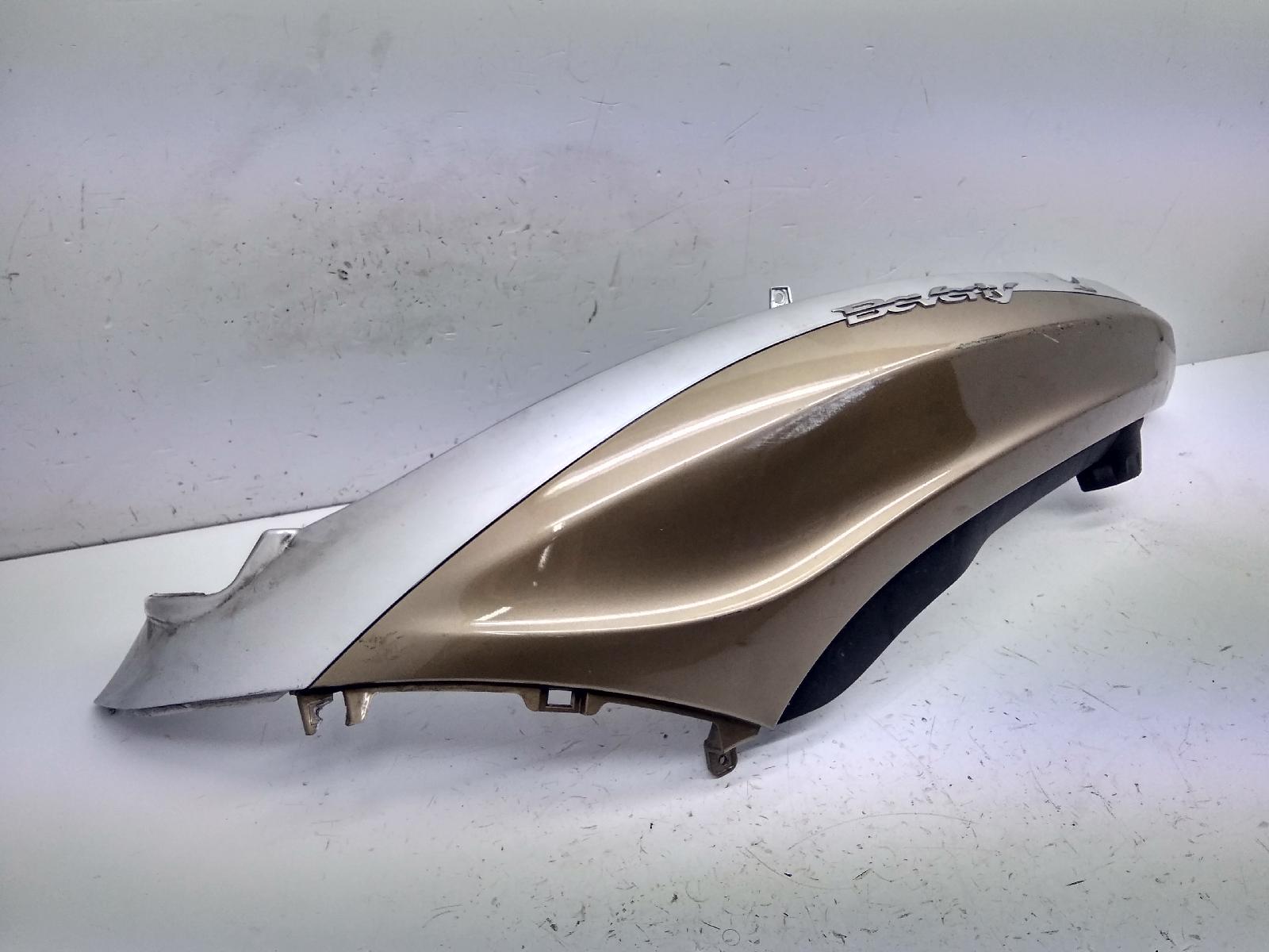 Piaggio beverly 125 carena fiancata posteriore sinistra - attacco rotto 2010 2015 zamp69100