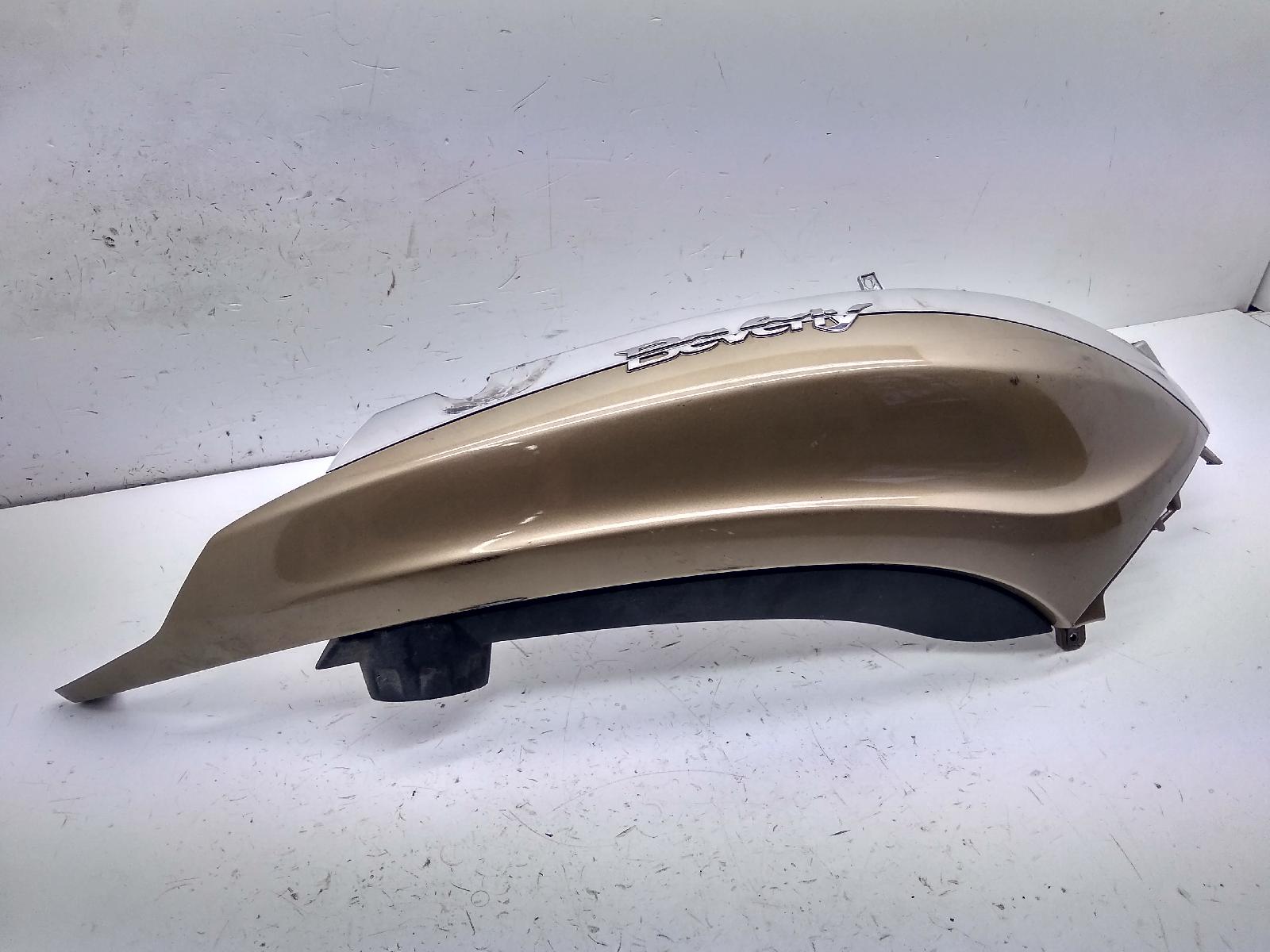 Piaggio beverly 125 carena fiancata posteriore destra 2010 2015 zamp69100
