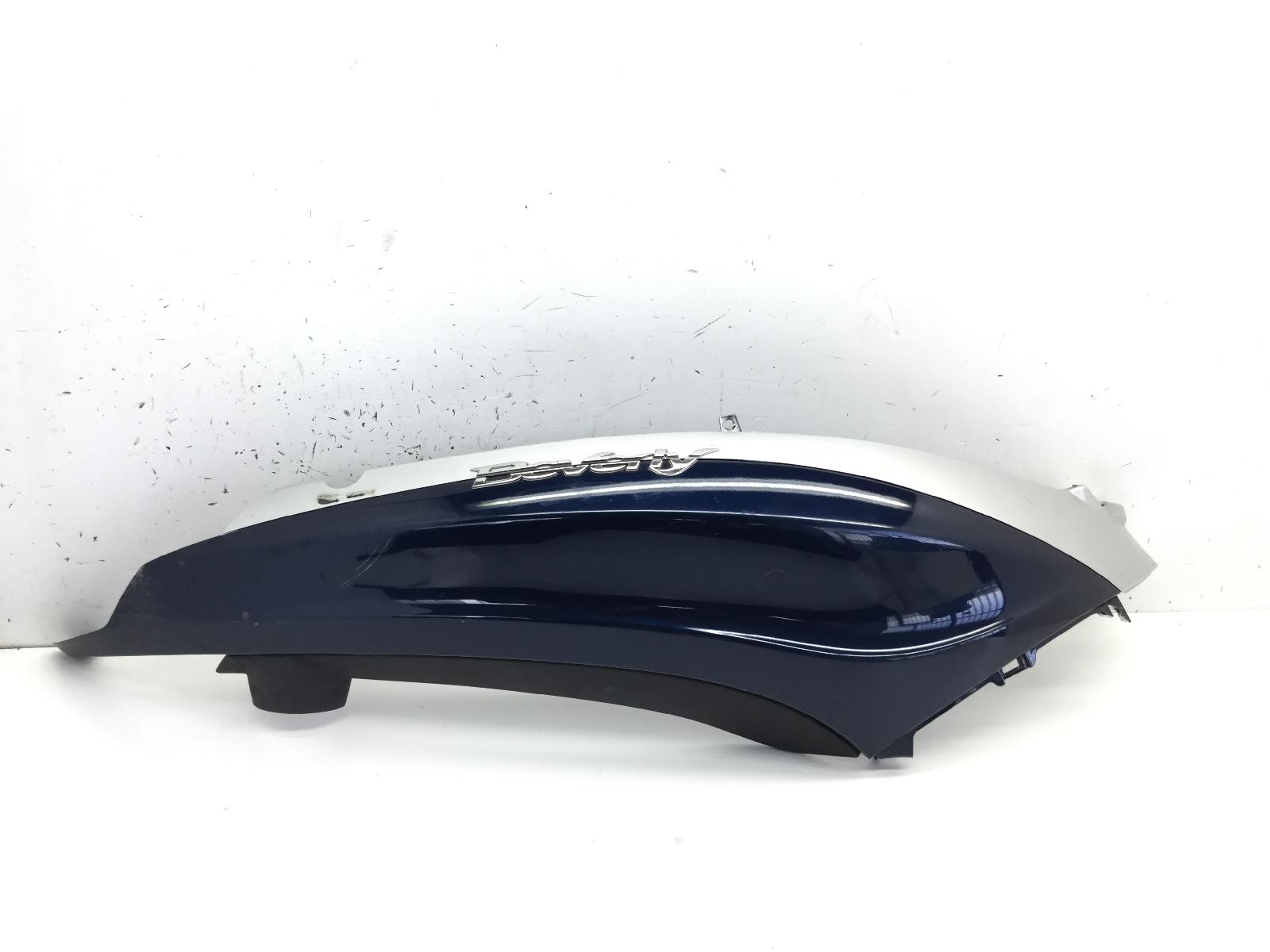 Piaggio beverly 125 carena fiancata posteriore destra - 2 attacchi rotti 2010 2015 zamp69100