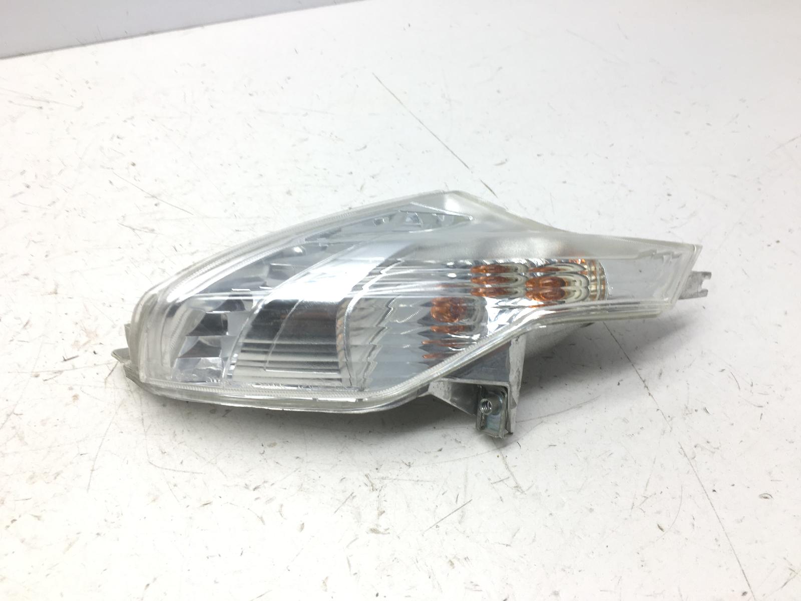 Piaggio beverly 125 faro freccia posteriore destra con rottura 2010 2015 zamp69100