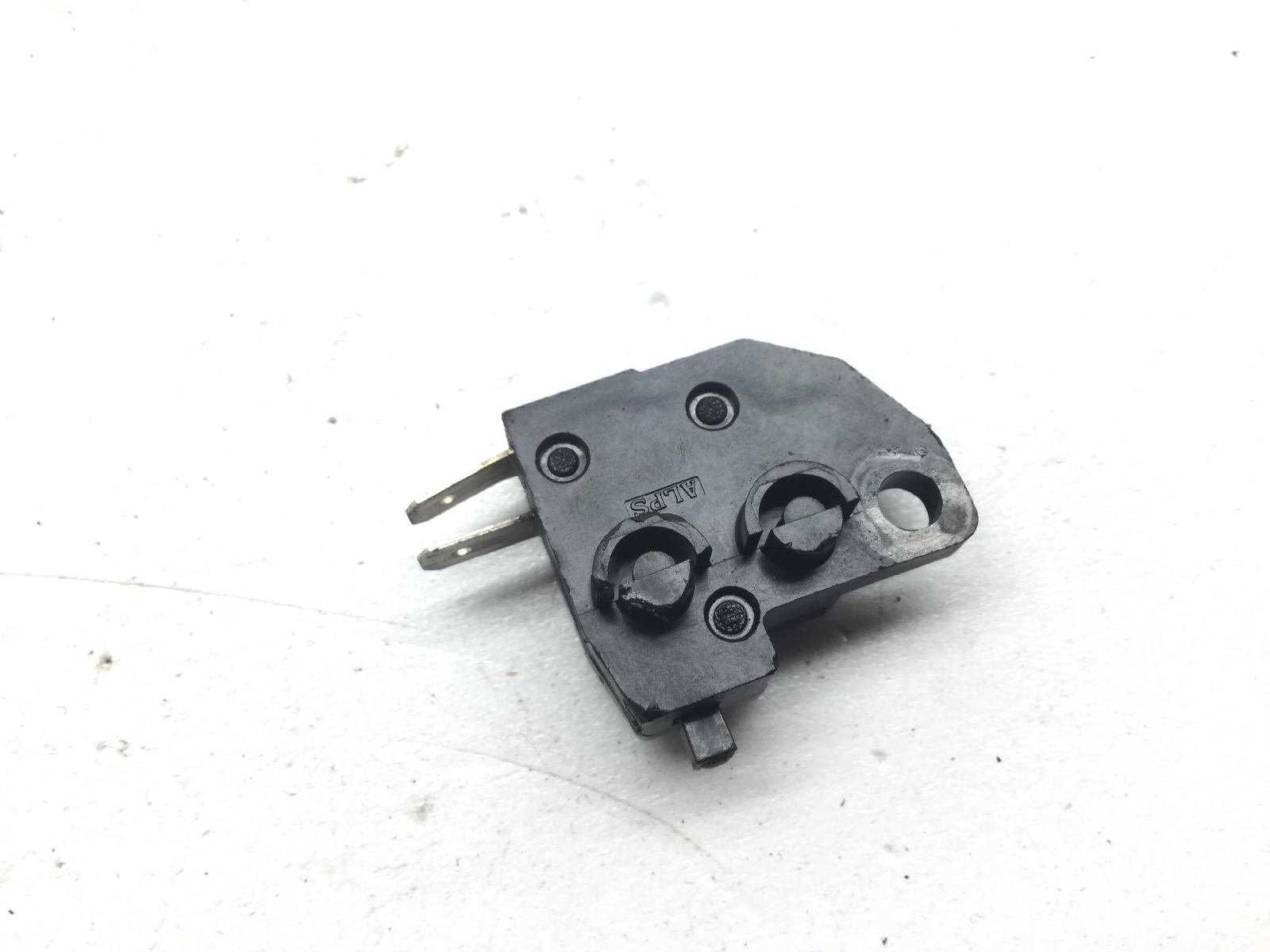 Suzuki sixteen 125 sensore micro stop pompa freno anteriore destra 2008 2011 cn111
