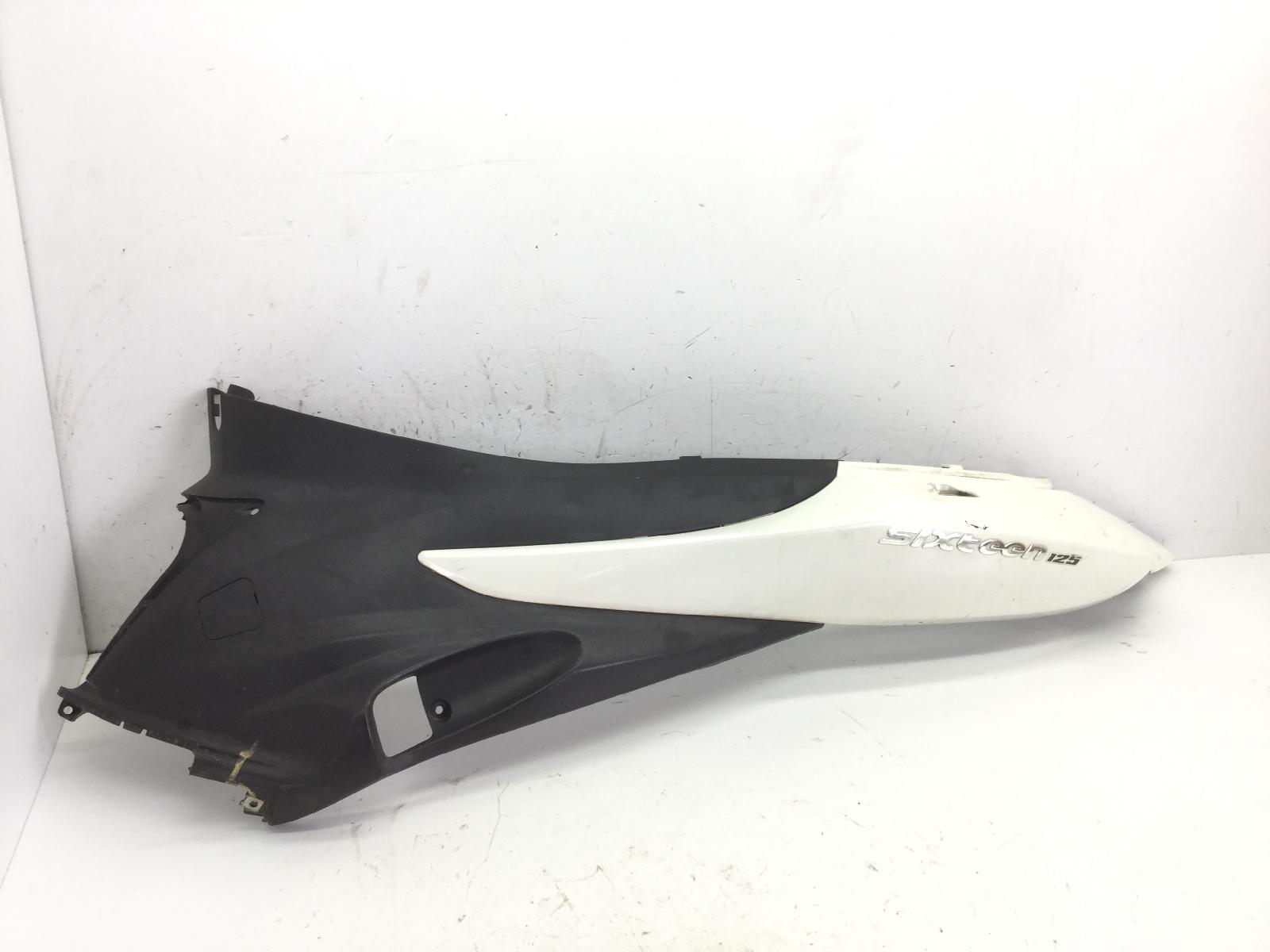 Suzuki sixteen 125 carena fiancata posteriore sinistra 2008 2011 cn111