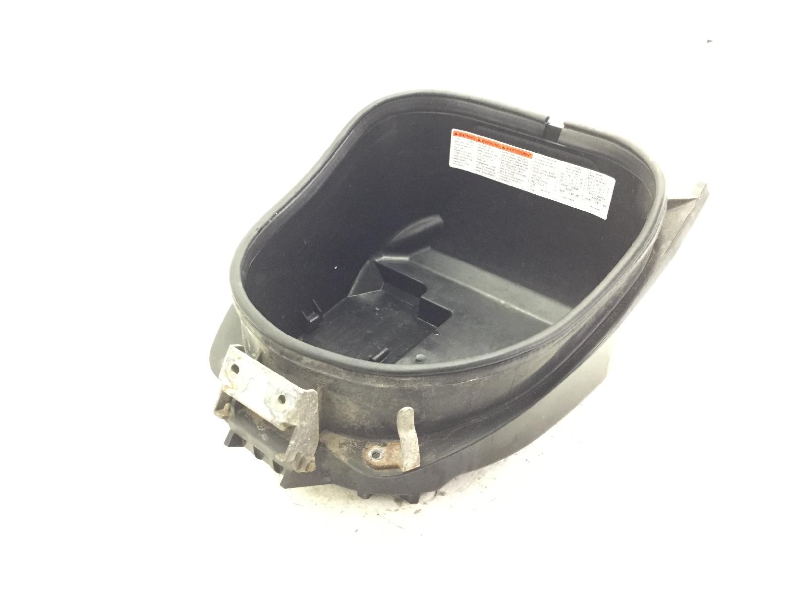 Suzuki sixteen 125 carena vano sottosella 2008 2011 cn111