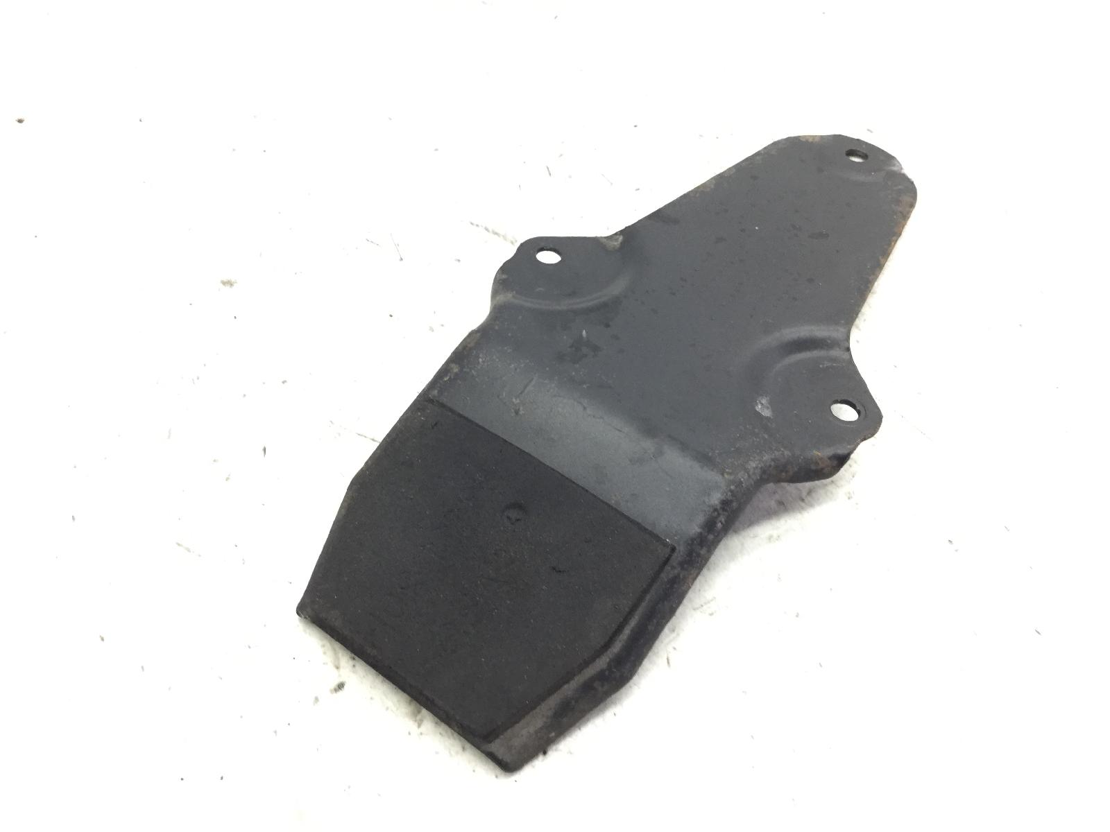 Suzuki sixteen 125 staffa supporto parafango ruota anteriore 2008 2011 cn111