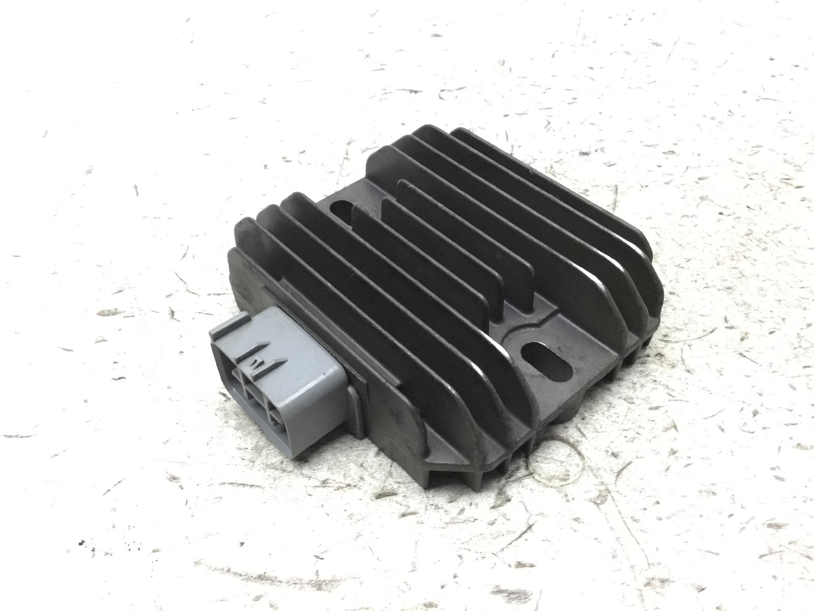 Suzuki sixteen 125 regolatore di tensione impianto elettrico 2008 2011 cn111