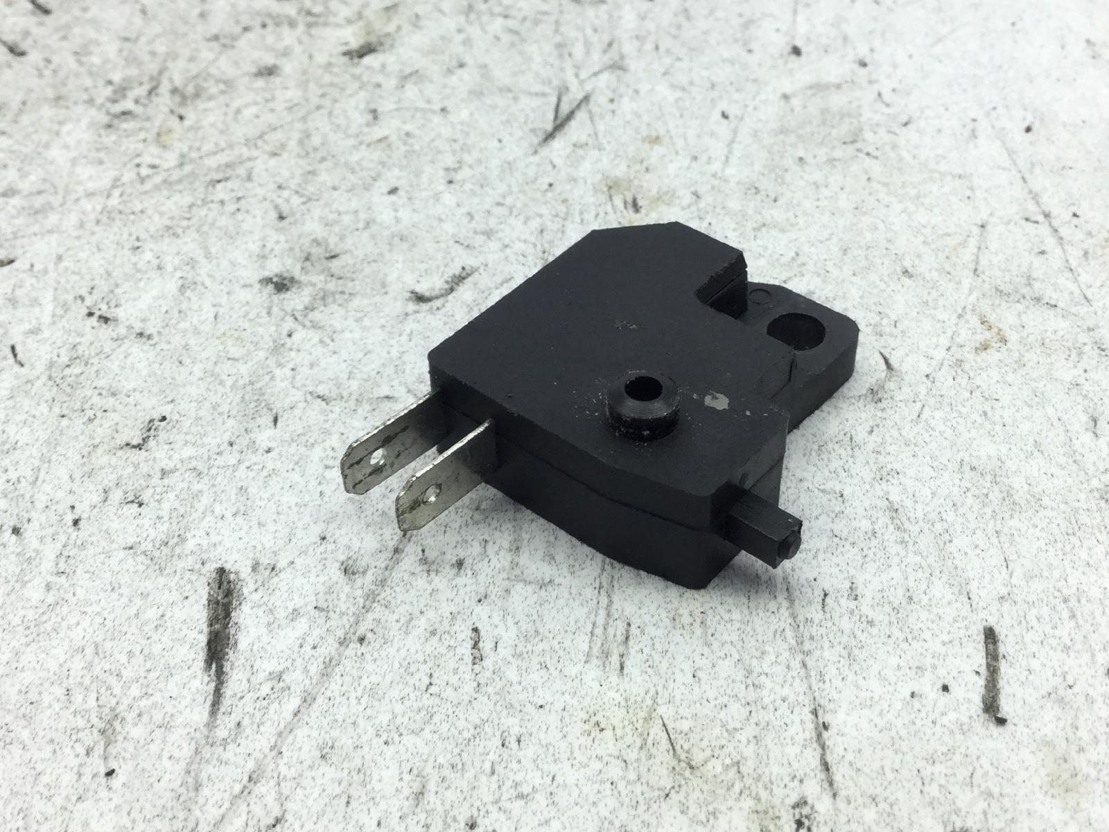 Suzuki sixteen 125 sensore stop microstop freno posteriore sinistro 2008 2011 cn111