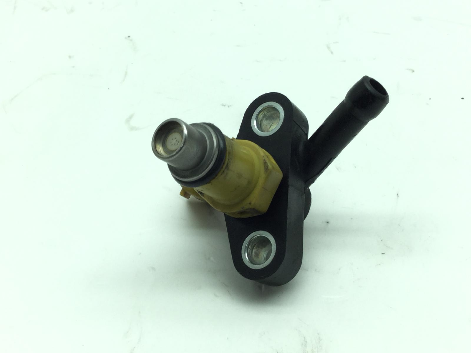 Suzuki sixteen 125 iniettore benzina carburante fuel 2008 2011 cn111