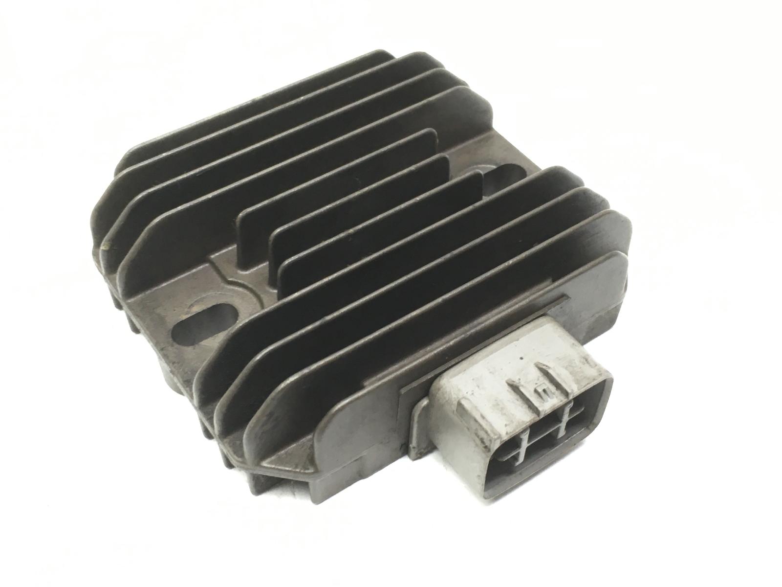 Suzuki sixteen 125 regolatore impianto elettrico tensione 2008 2011 cn111
