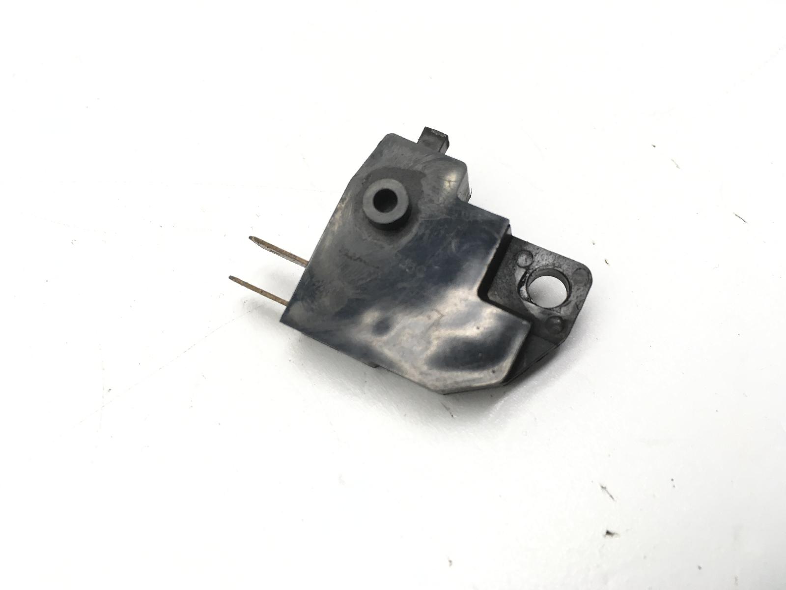 Suzuki sixteen 125 sensore pulsante stop microstop freno anteriore 2008 2011 cn111