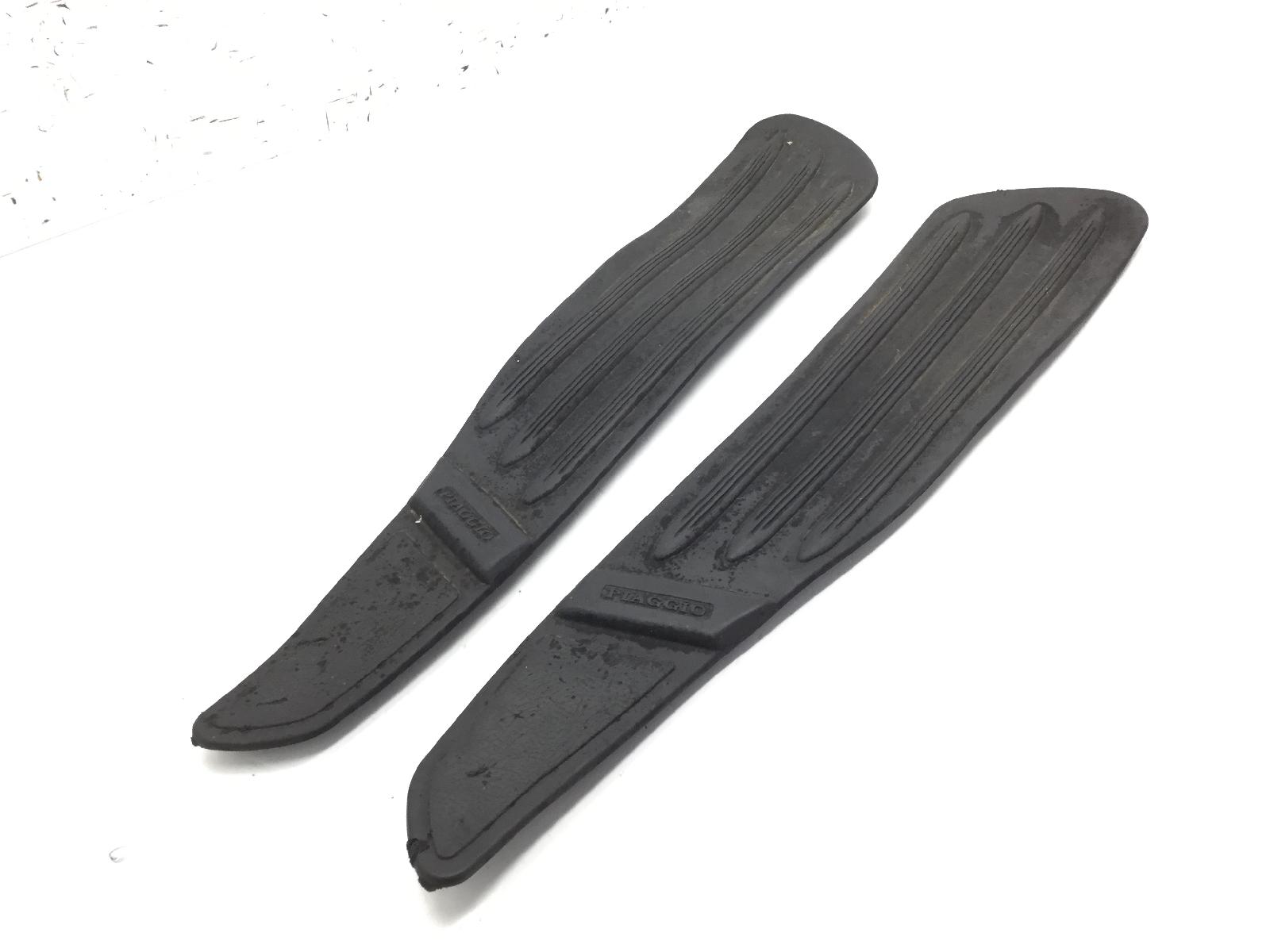 Piaggio vespa et4 50 coppia tappetini pedana pavimento poggiapiedi 2000 2005 c26100