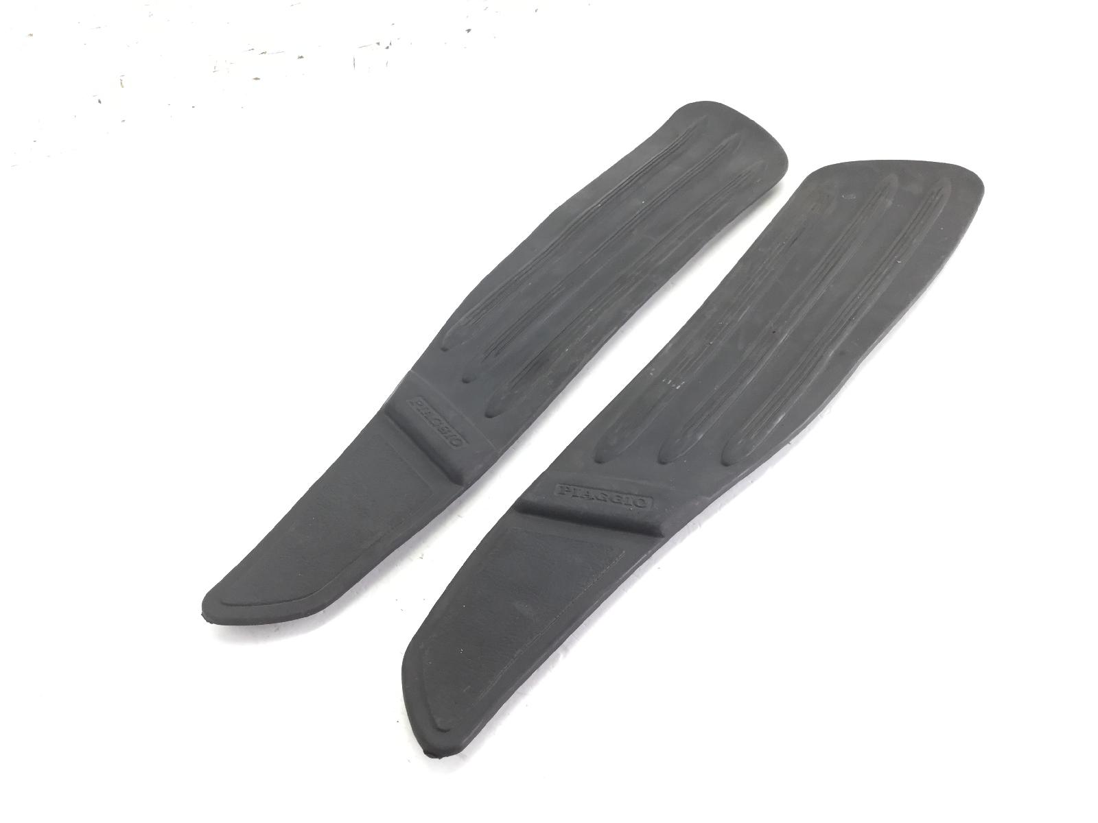 Piaggio vespa et4 50 coppia tappetini pedana pavimento poggiapiedi 2000 2005 c26100