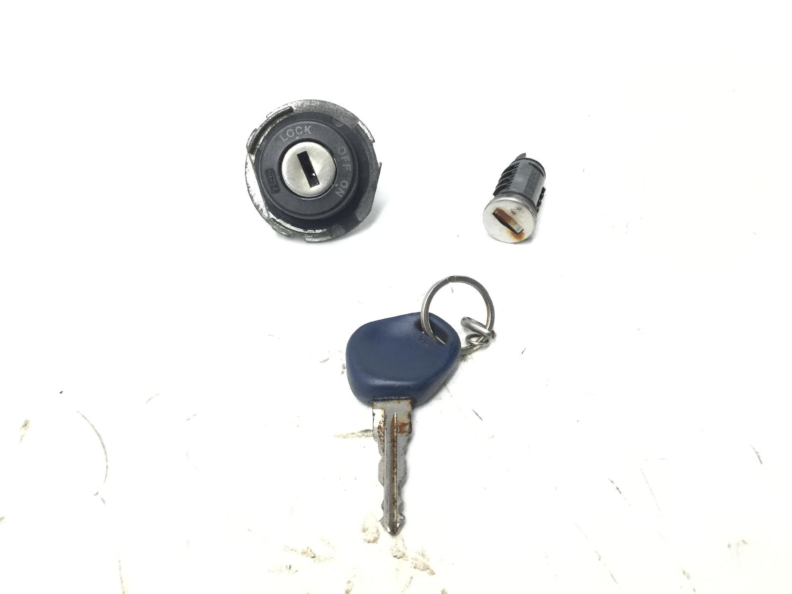 Piaggio vespa et4 50 blocchetto accensione serratura e chiave 2000 2005 c38200