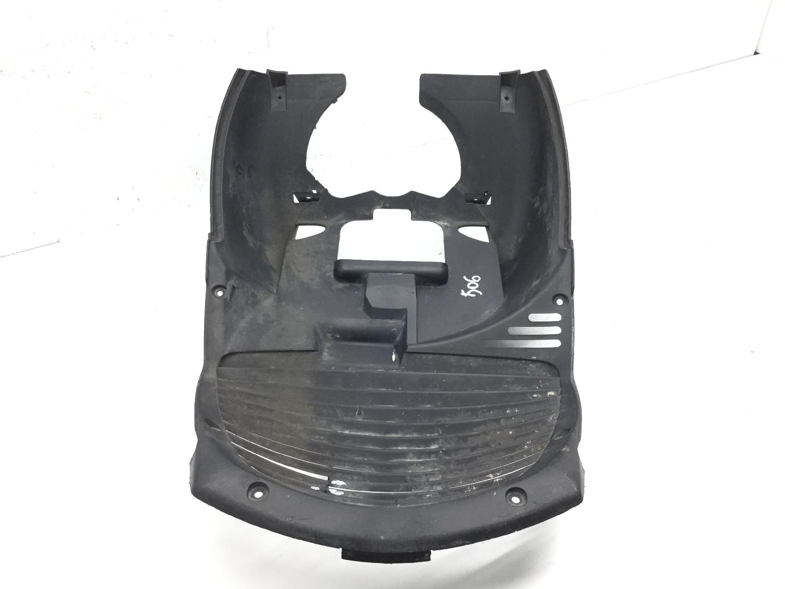 Yamaha x-max 250 carena vano ruota anteriore con rottura 2005 2006 sg161
