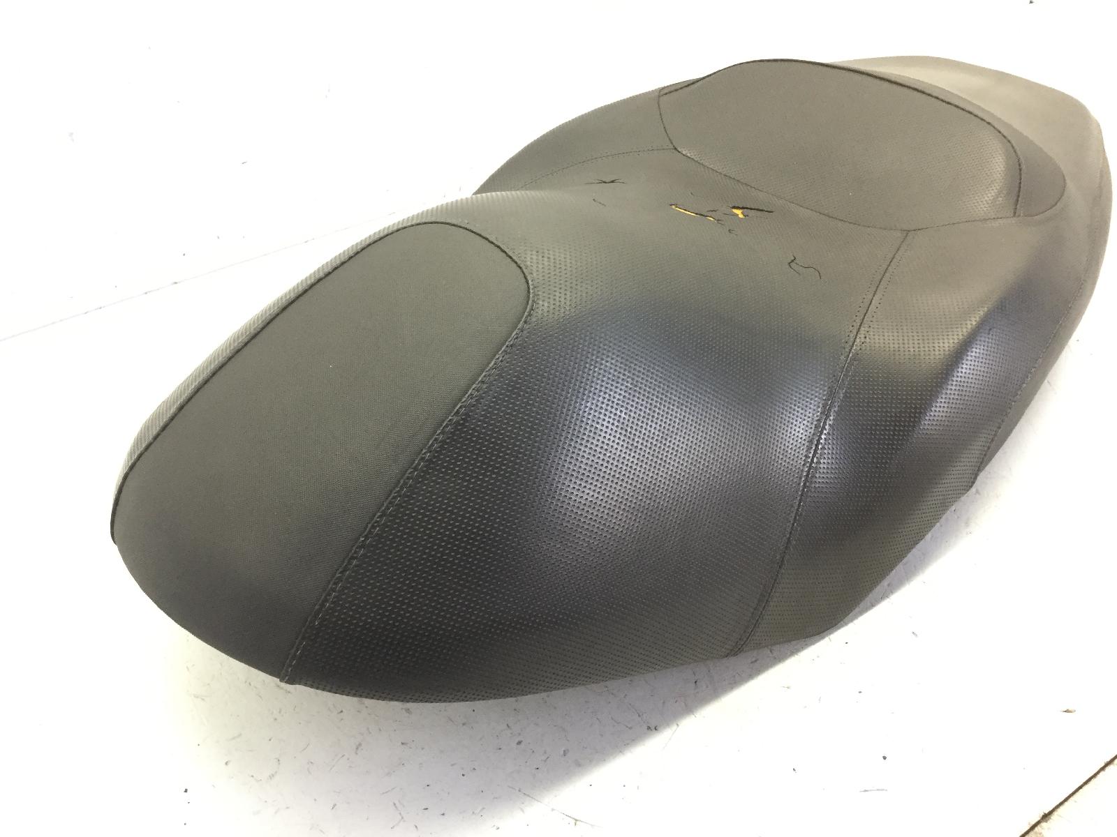 Yamaha x-max 250 sella saddle - strappi su fodera 2005 2006 sg161