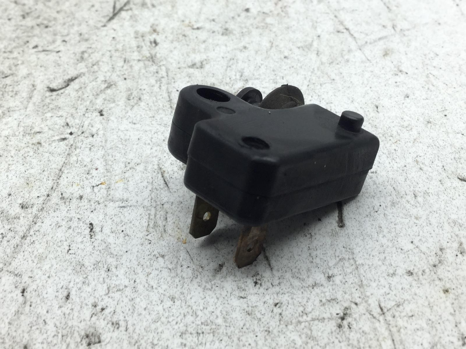 Yamaha x-max 250 sensore stop microstop freno anteriore destro 2005 2006 sg161