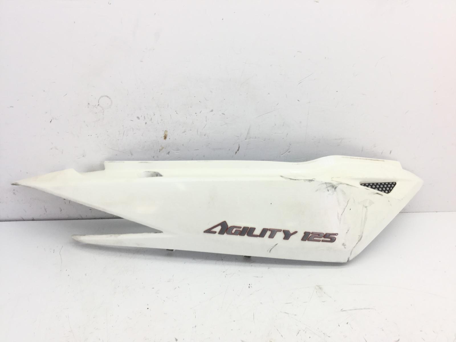 Kymco agility r16 125 carena fiancata posteriore destra - attacco rotto 2009 2009 c20000