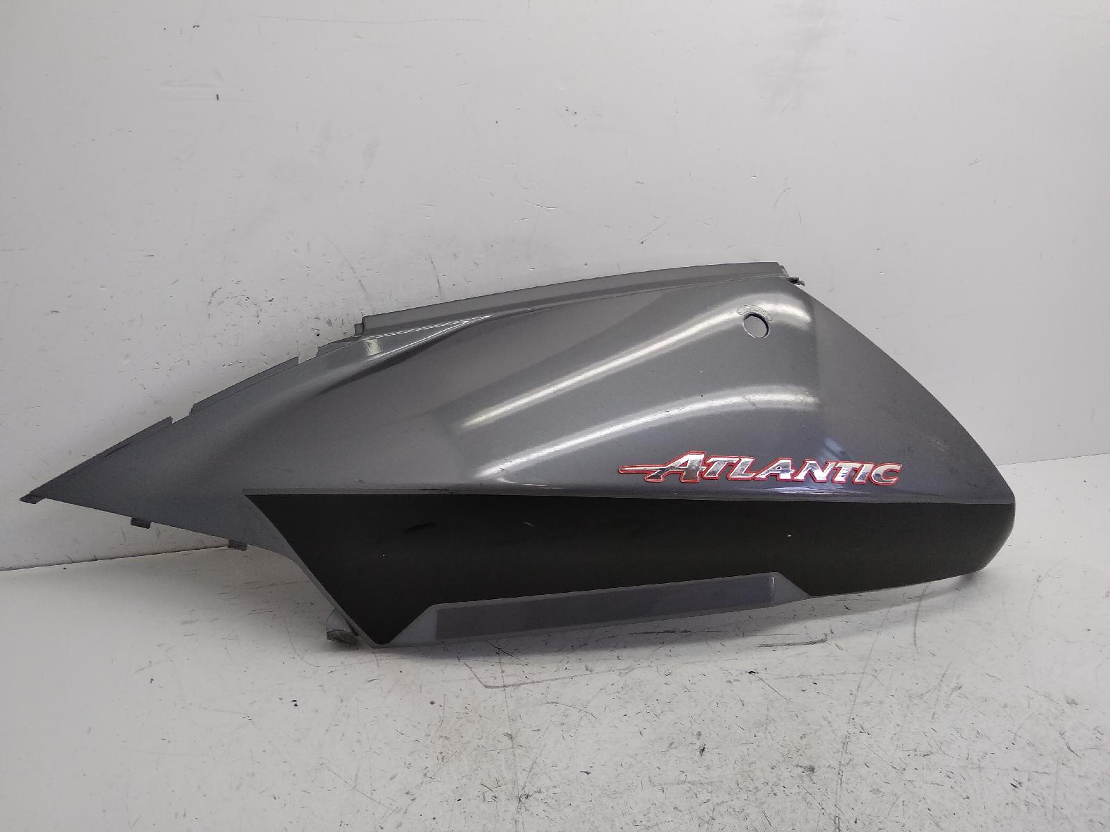 Aprilia atlantic 300 carena fiancata posteriore sinistra - rottura 2010 2014 spg00