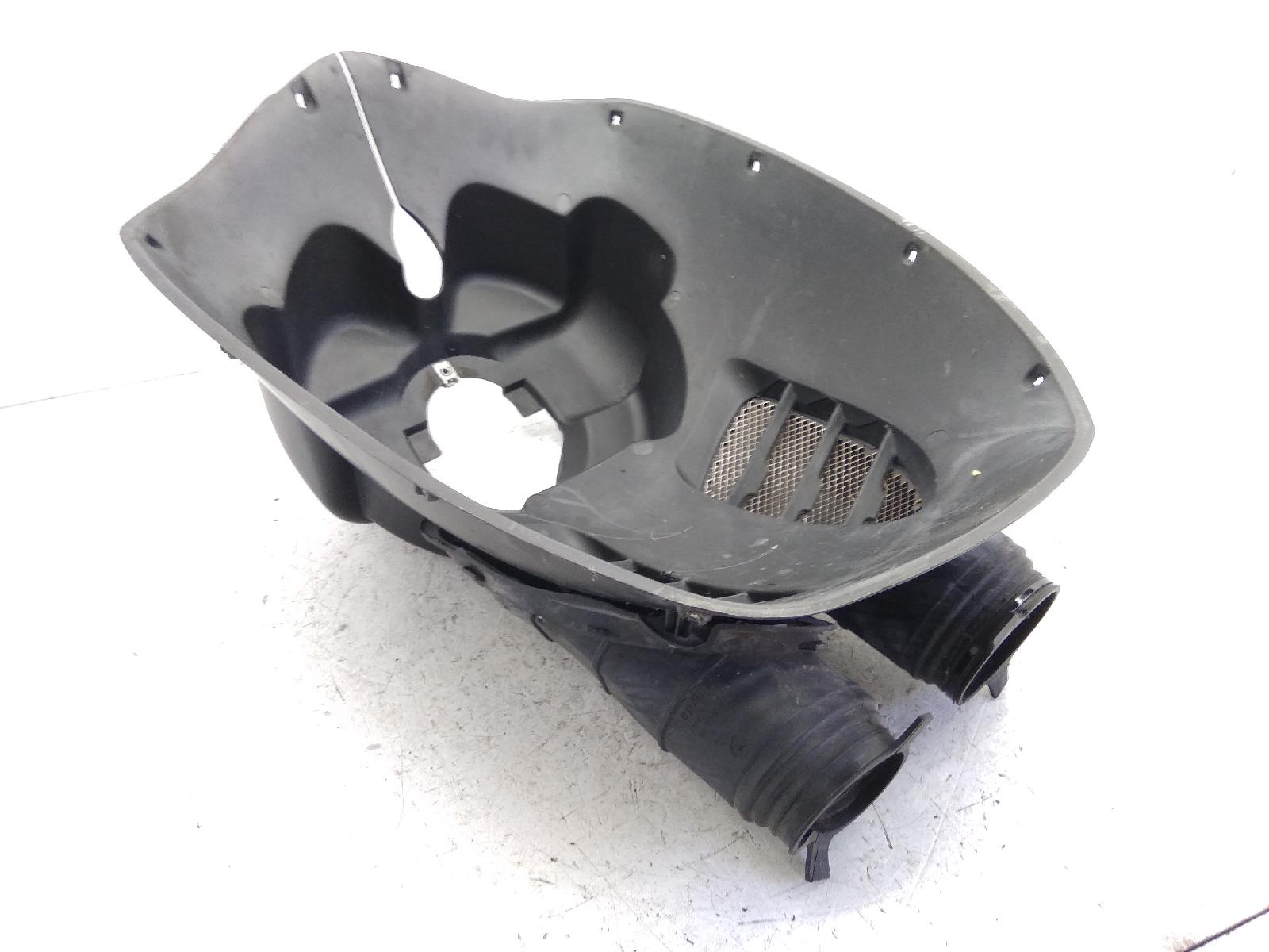 Aprilia atlantic 300 carena vano ruot anteriore e convogliaotri aria 2010 2014 spg00