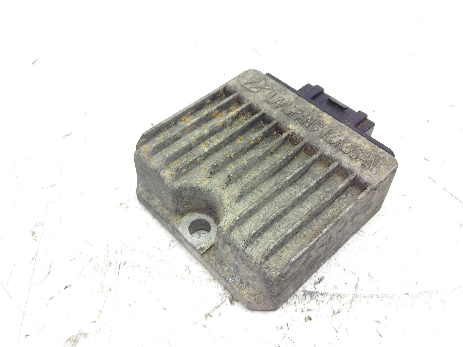 Piaggio zip 4t 50 regolatore di tensione 2006 2013 lbmc25c
