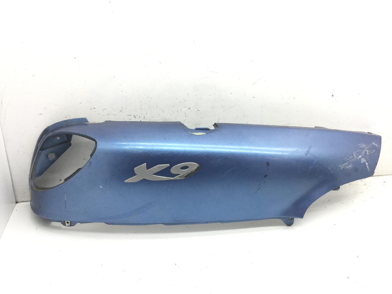Piaggio x9 mot honda 250 carena fiancata posteriore sinistra - rottura 2000 2001 m23000