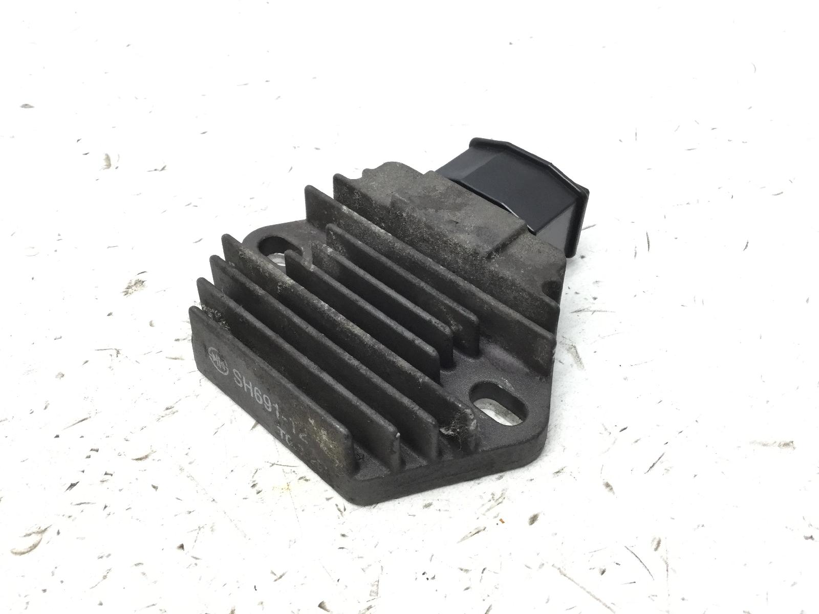 Piaggio x9 mot honda 250 regolatore tensione 2000 2001 m23000
