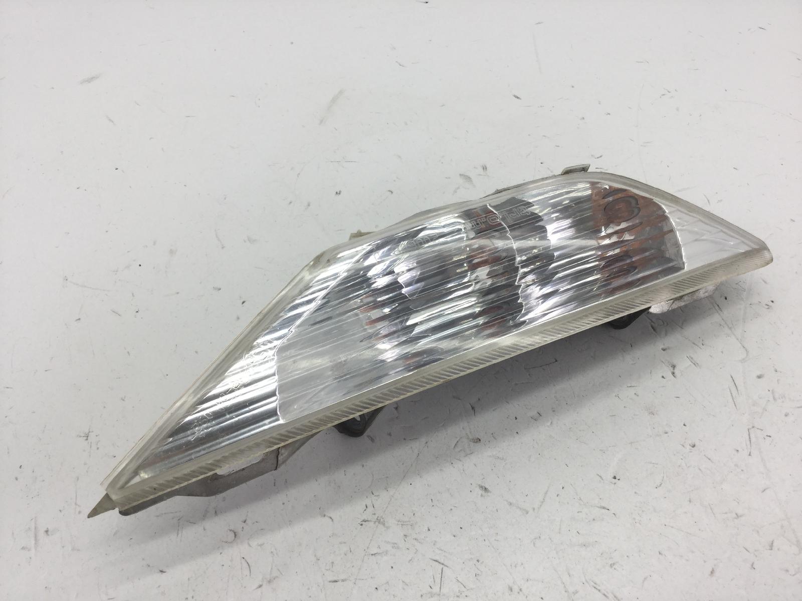 Piaggio x8 200 freccia lampeggiatore anteriore destra con sbeccatura gemma 2005 2007 m36200