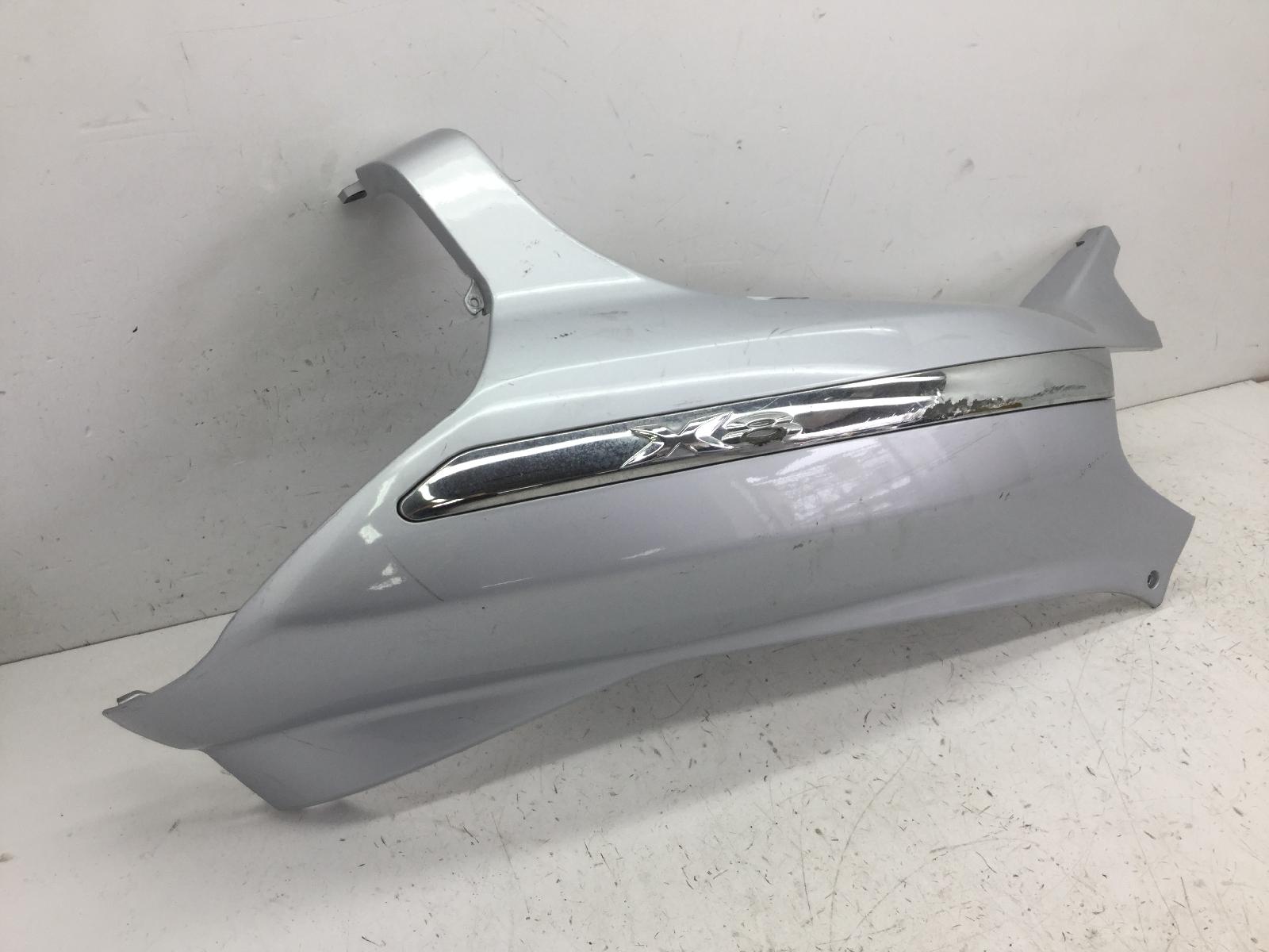 Piaggio x8 200 carena fiancata posteriore destra con aletta rotta 2005 2007 m36200