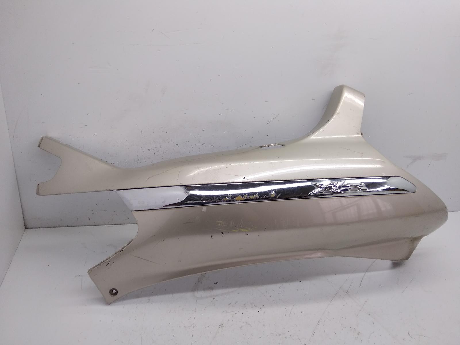 Piaggio x8 200 carena fiancata posteriore sinistra attacchi e alette rotti 2005 2007 m36200