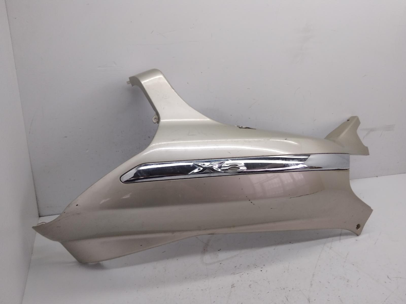 Piaggio x8 200 carena fiancata posteriore destra - attacco e alette rotti 2005 2007 m36200