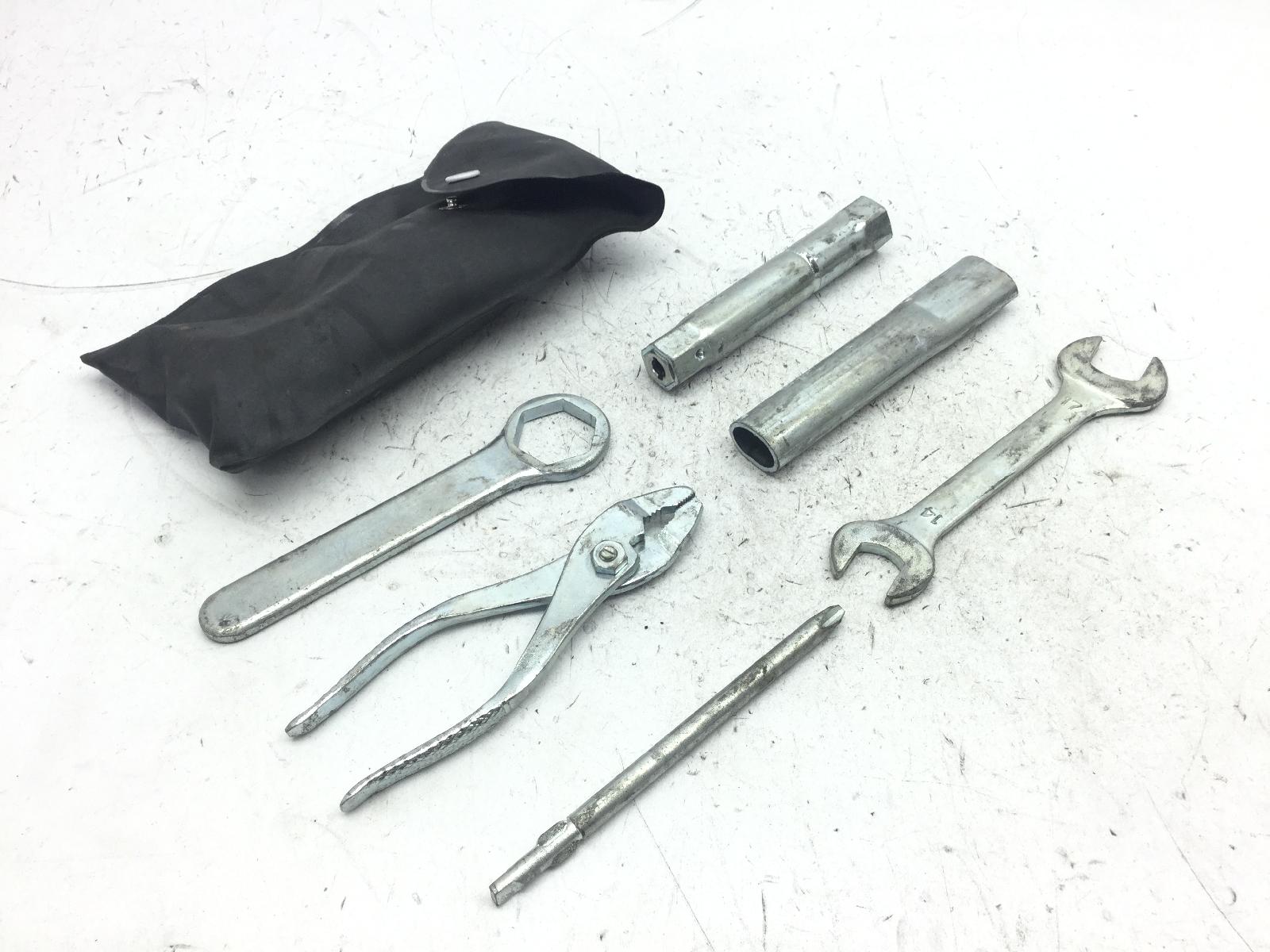 Piaggio x8 200 kit attrezzi attrezzatura di bordo 2005 2007 m36200