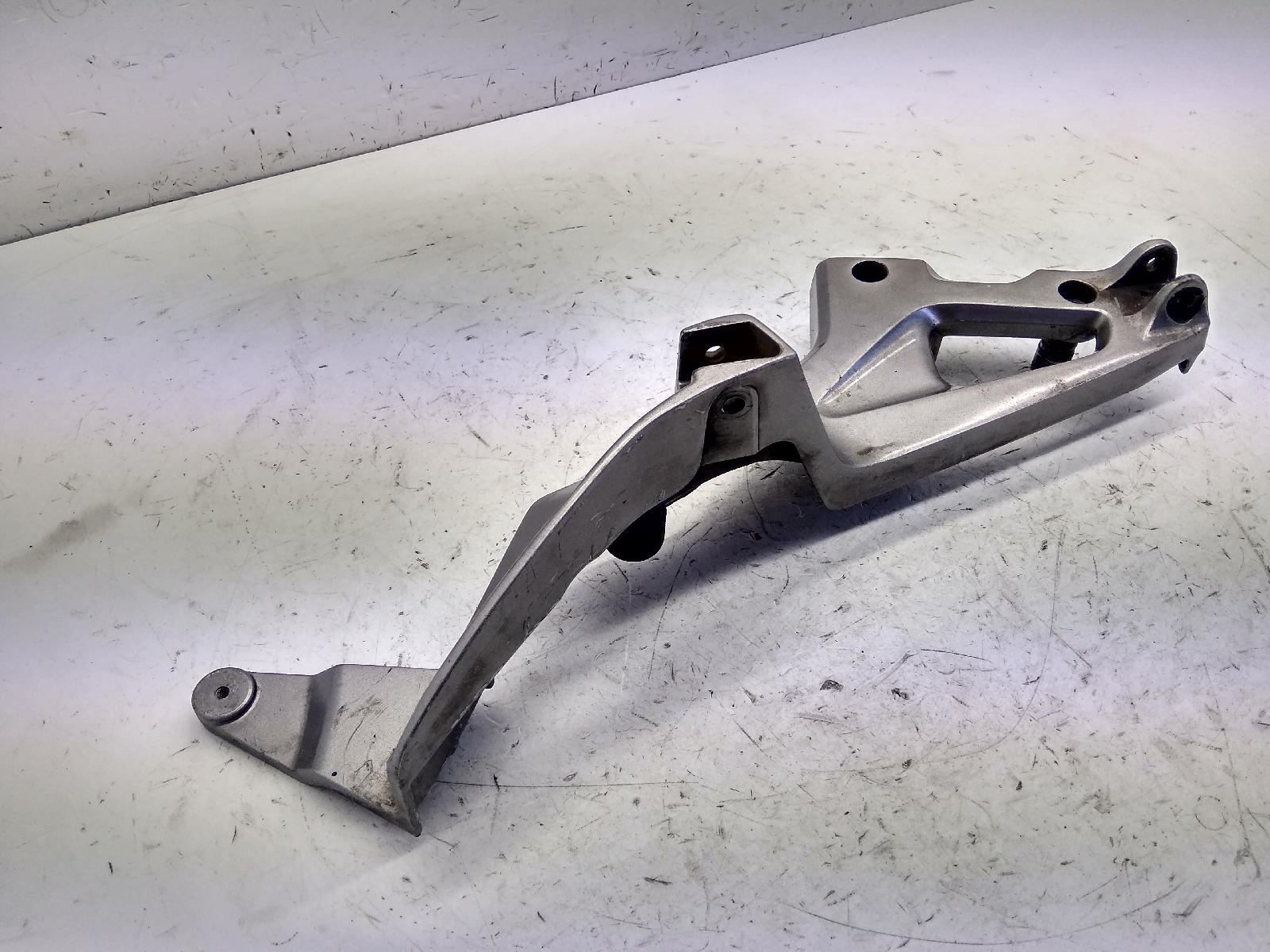 Honda deauville nt 700 v 700 staffa supporto pedane destro 2006 2012 rc52a