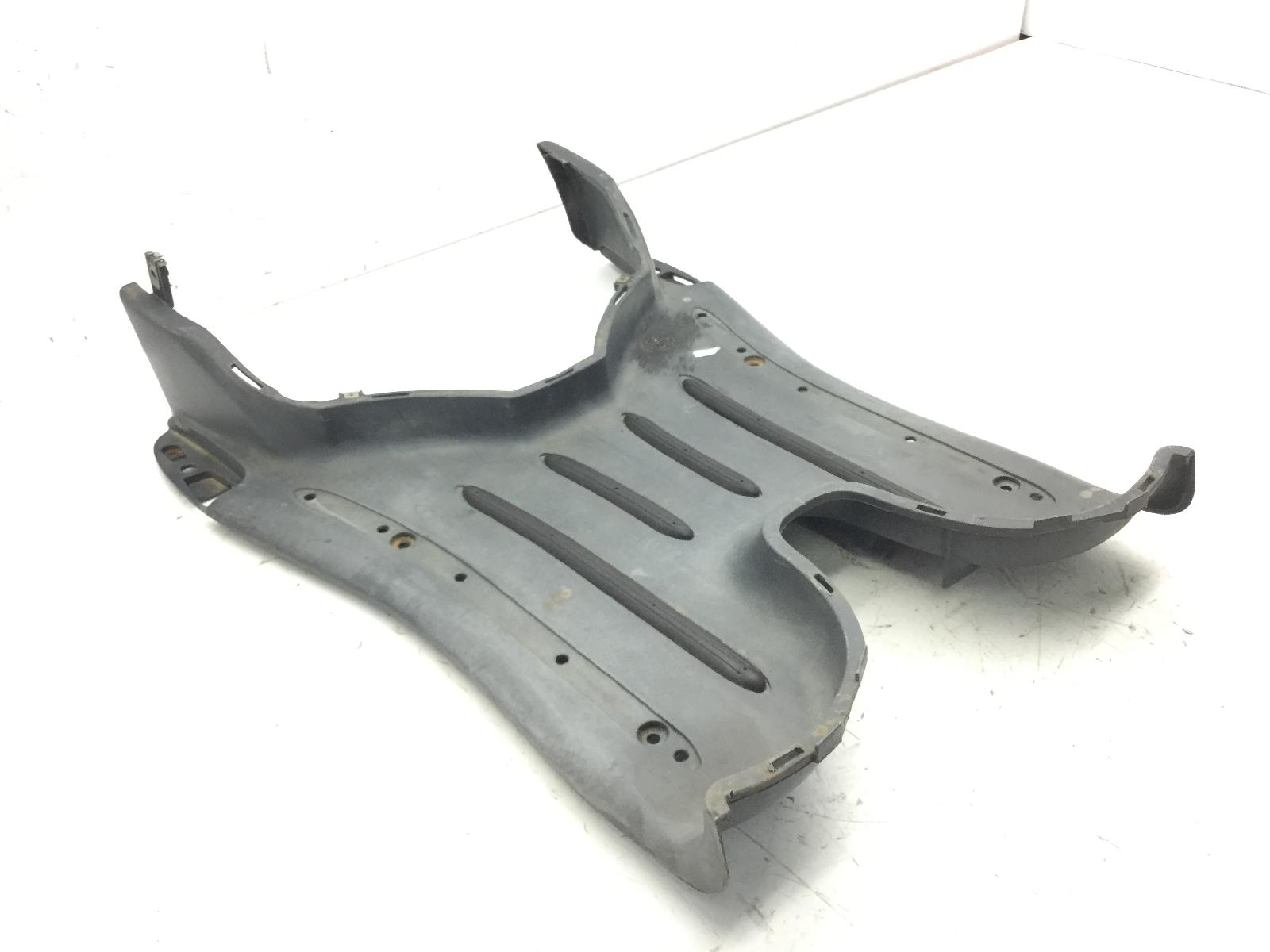 Piaggio liberty 4t 50 carena pedana pavimento poggiapiedi * attacco rotto 2005 2008 c42400
