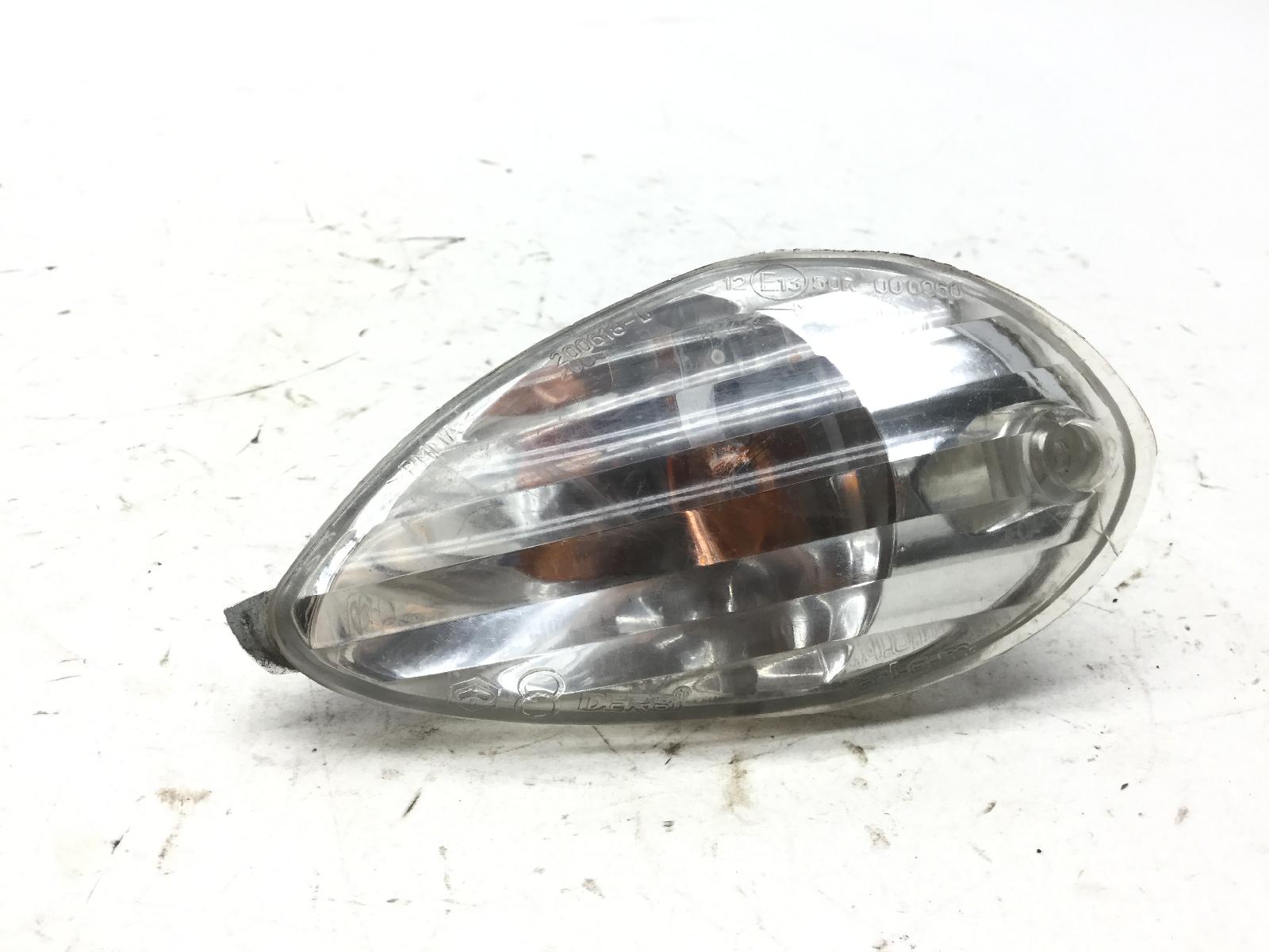 Piaggio liberty 4t 50 freccia posteriore sinistra lampeggiatore con crepa 2005 2008 c42400