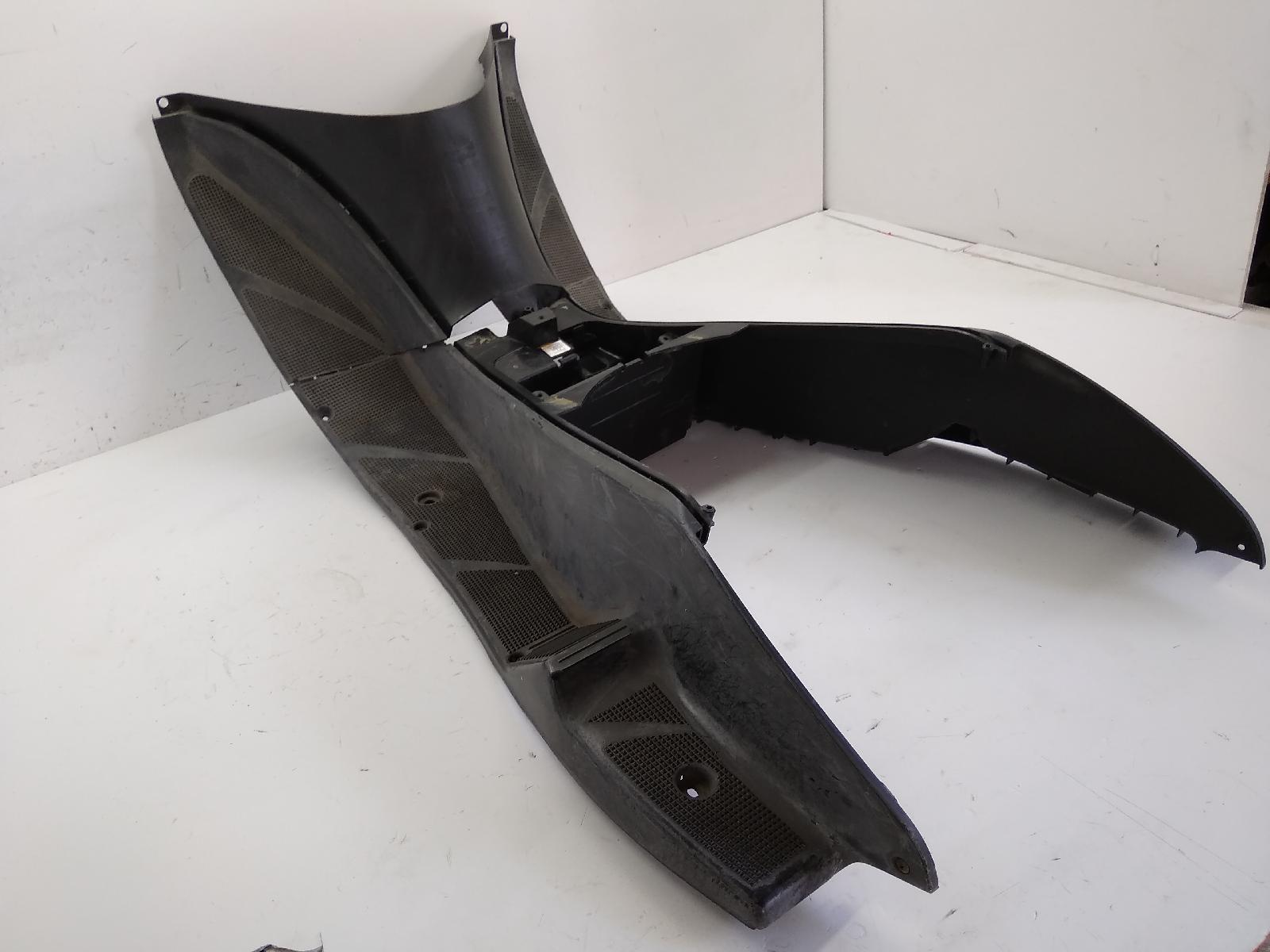 Yamaha majesty yp 180 carena pedana pavimento poggiapiedi 2003 2006 sg121