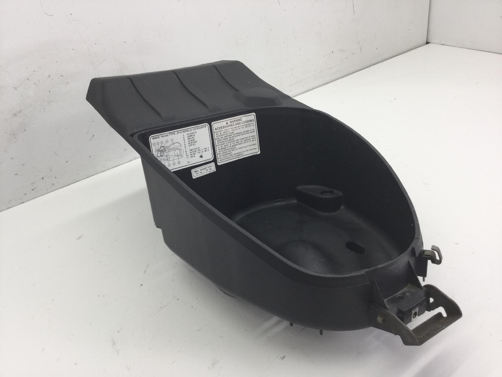 Honda sh i 125 carena vano sottosella con aletta rotta 2006 2006 jf14a