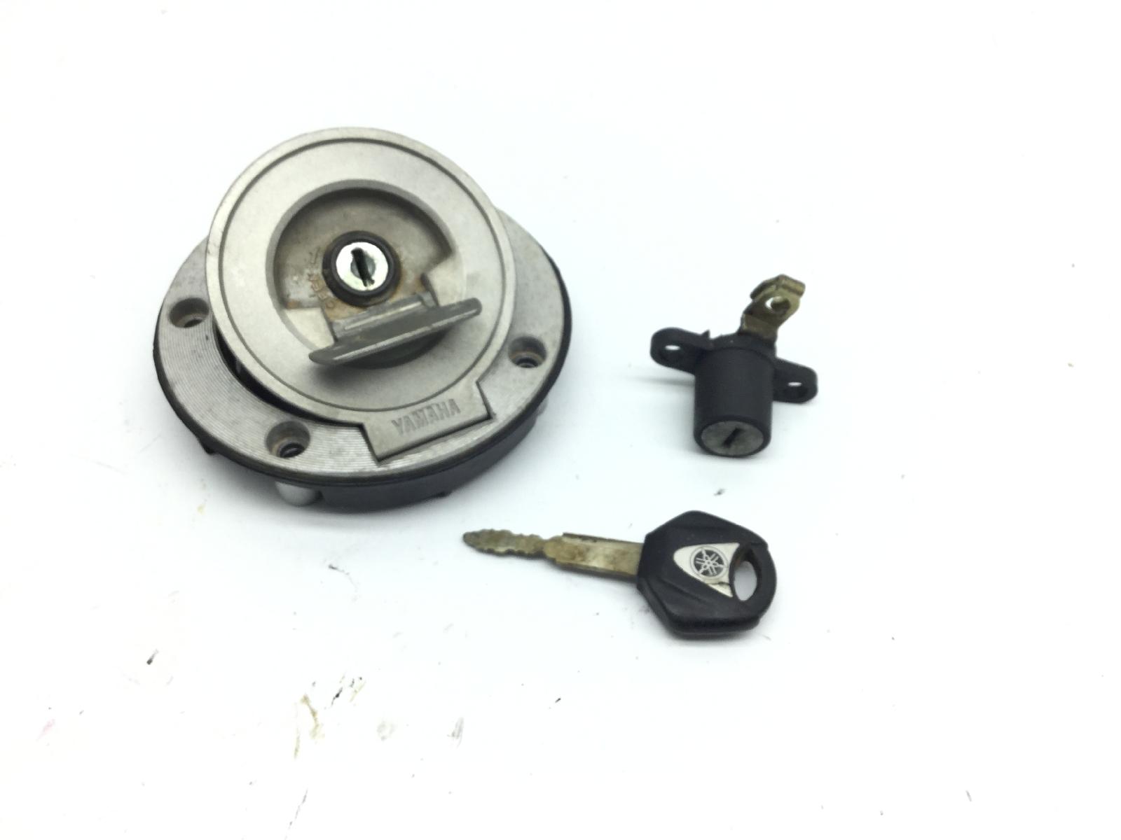 Yamaha fz6 600 tappoi serbatoio benzina serratura sella e chiave 2004 2005 rj074