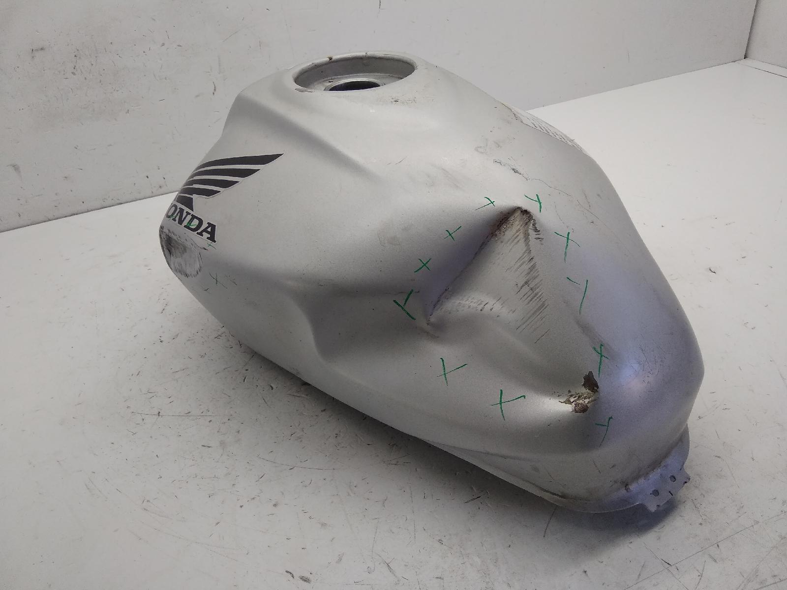 Honda hornet 600 serbatoio benzina carburante con ammaccature 2003 2003 pc36a03f