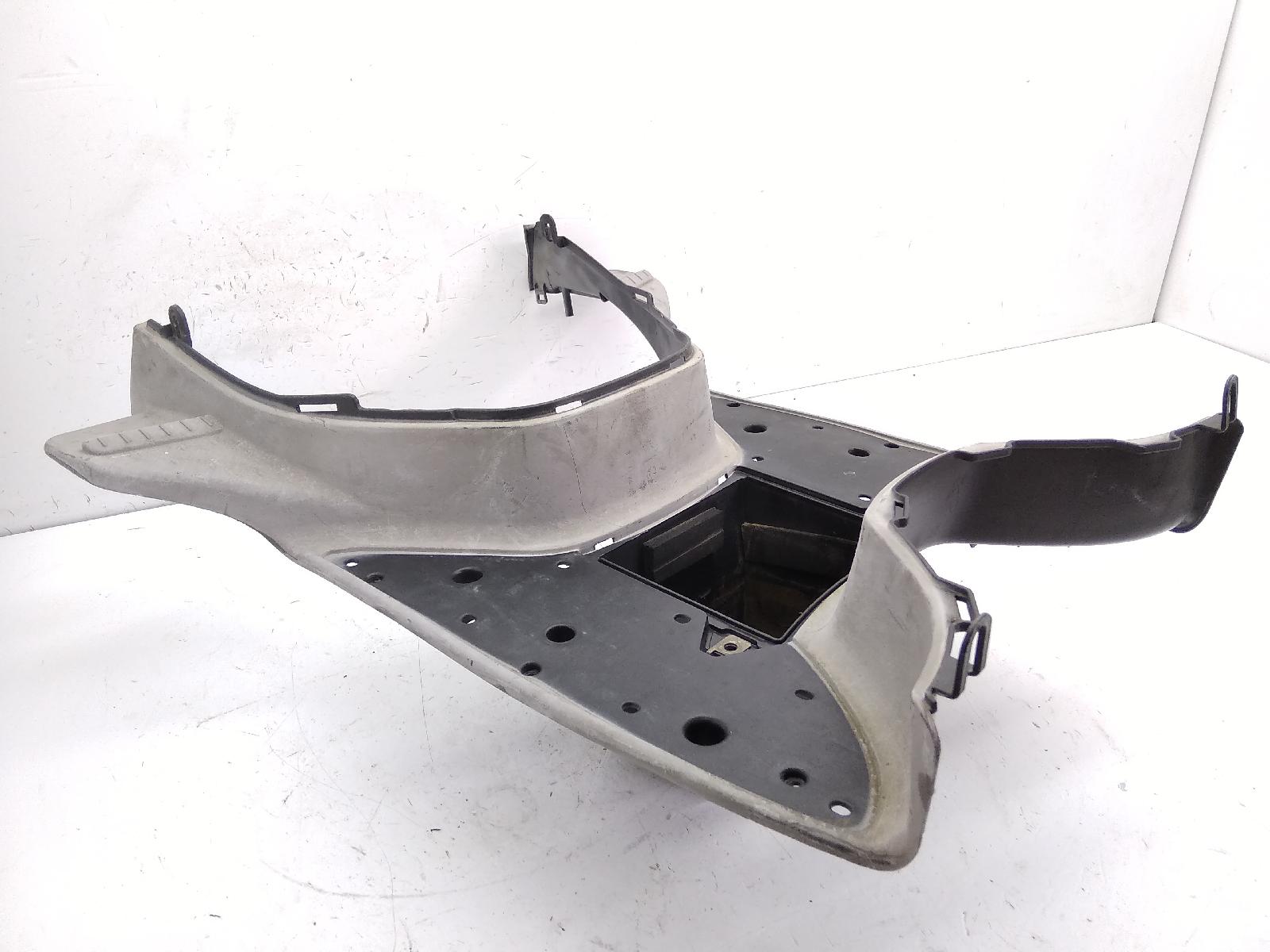 Aprilia scarabeo ie light 200 carena pedana pavimento poggiapiedi 2009 2009 rbh00