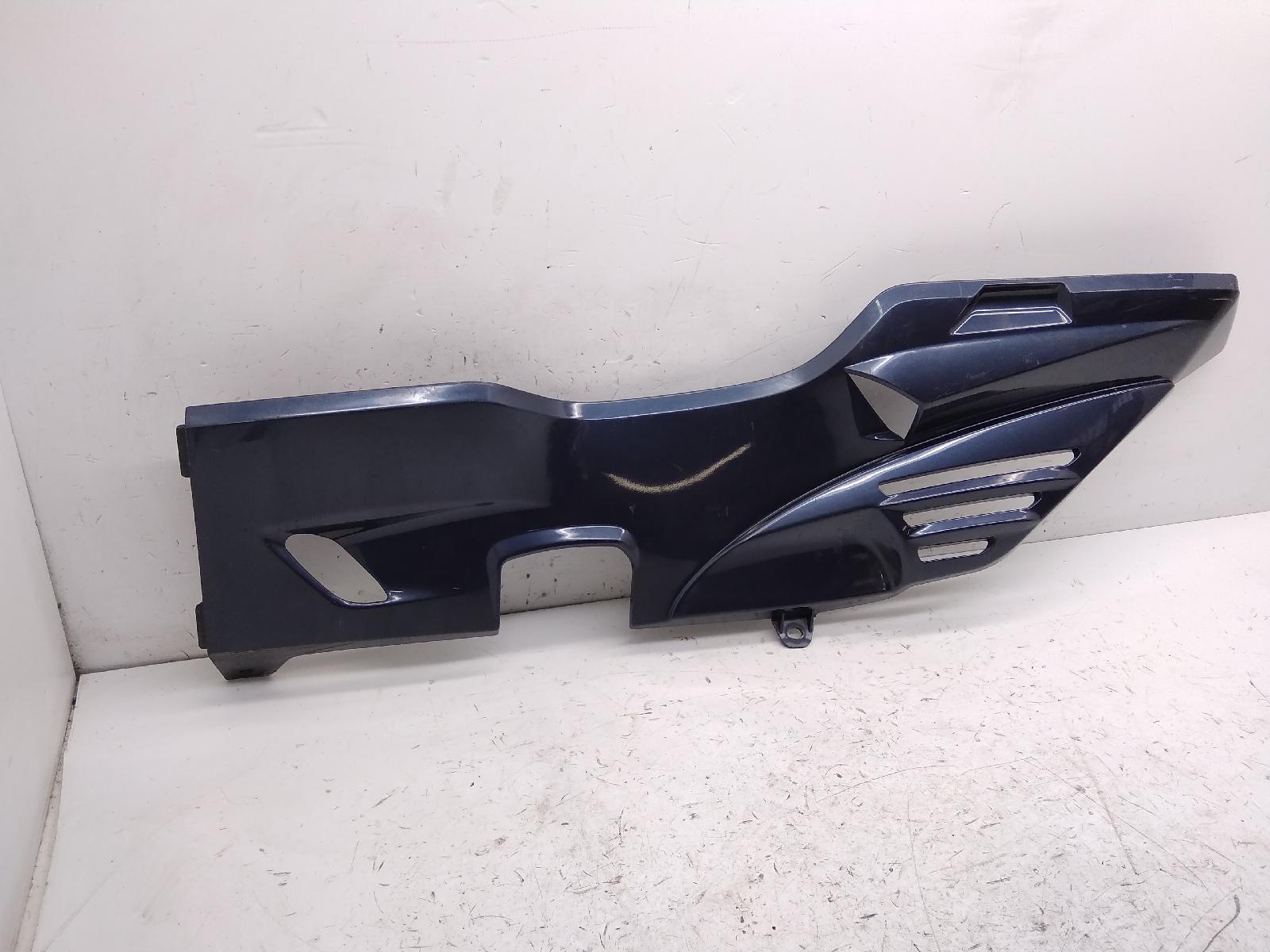 Suzuki burgman an 400 carena sottopedana sinistra 2001 2002 au111