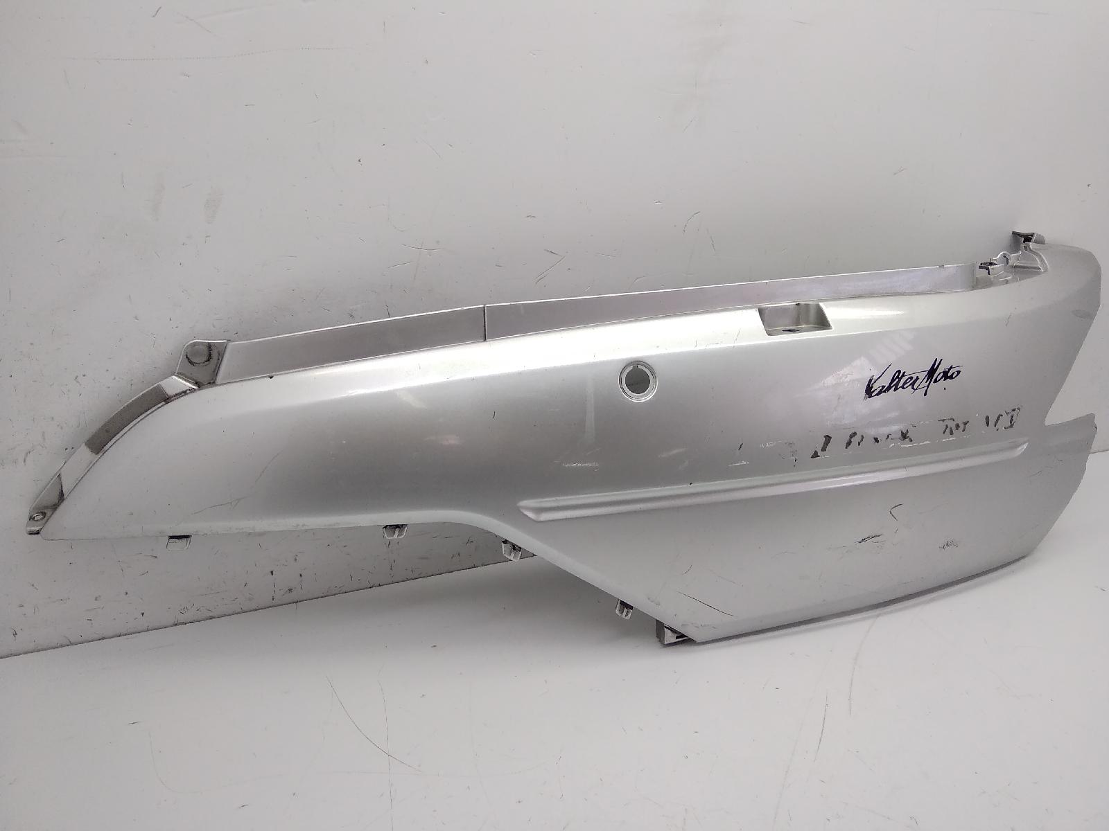 Suzuki burgman an 400 carena fiancata posteriore sinistra 2001 2002 au111