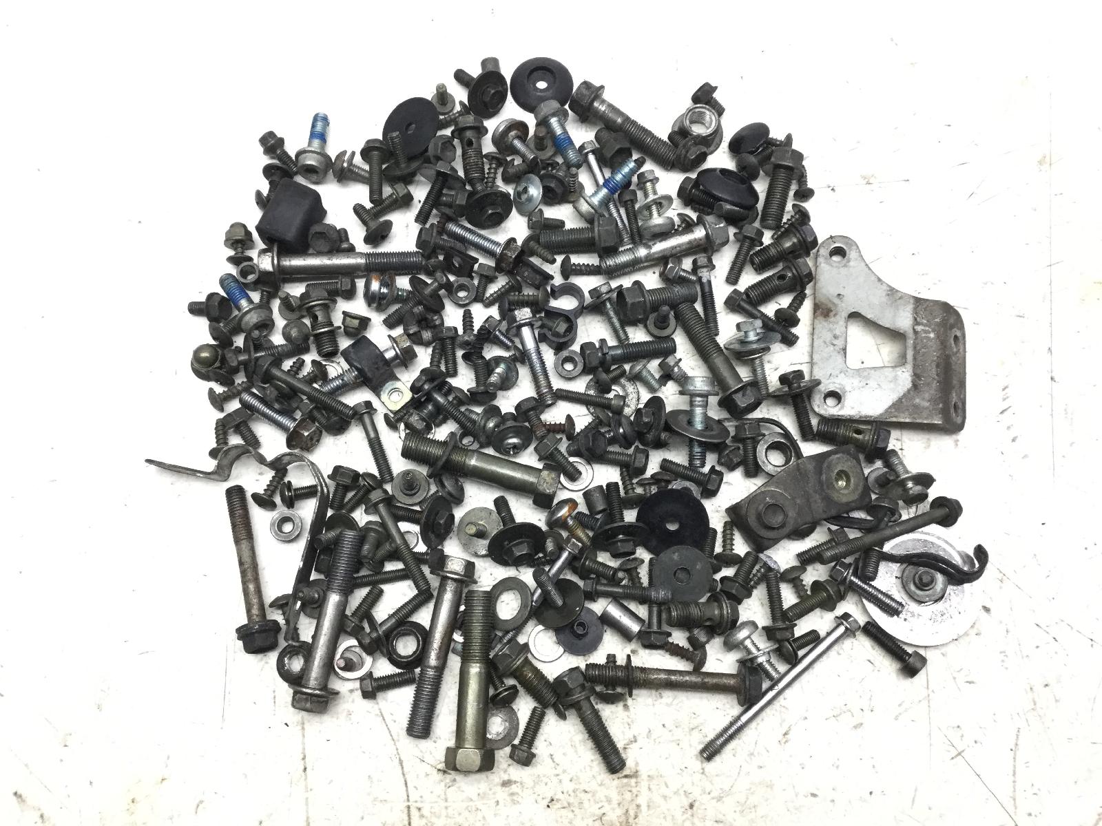 Suzuki burgman an 400 kit viti e bulloni assortiti telaio 2001 2002 au111