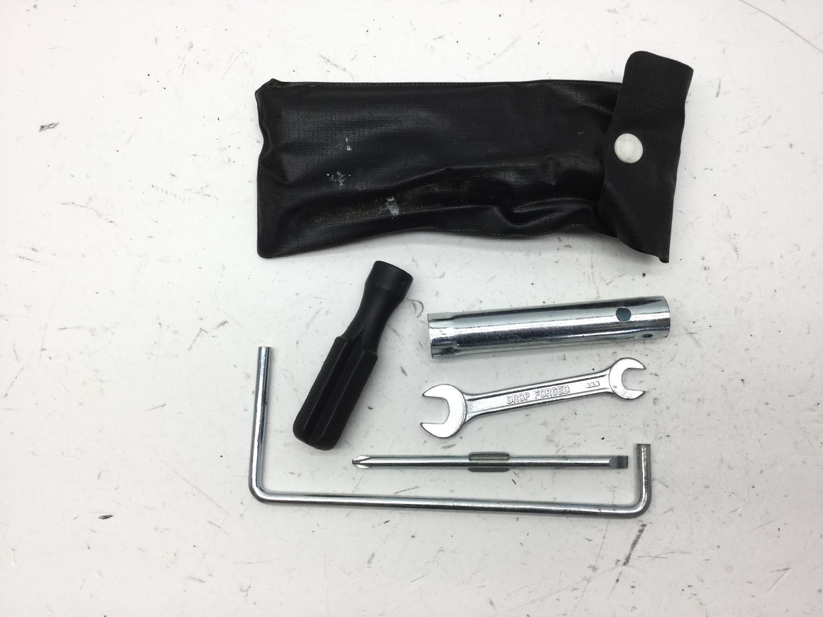 Suzuki burgman uh 200 kit attrezzi di bordo 2008 2008 cd111