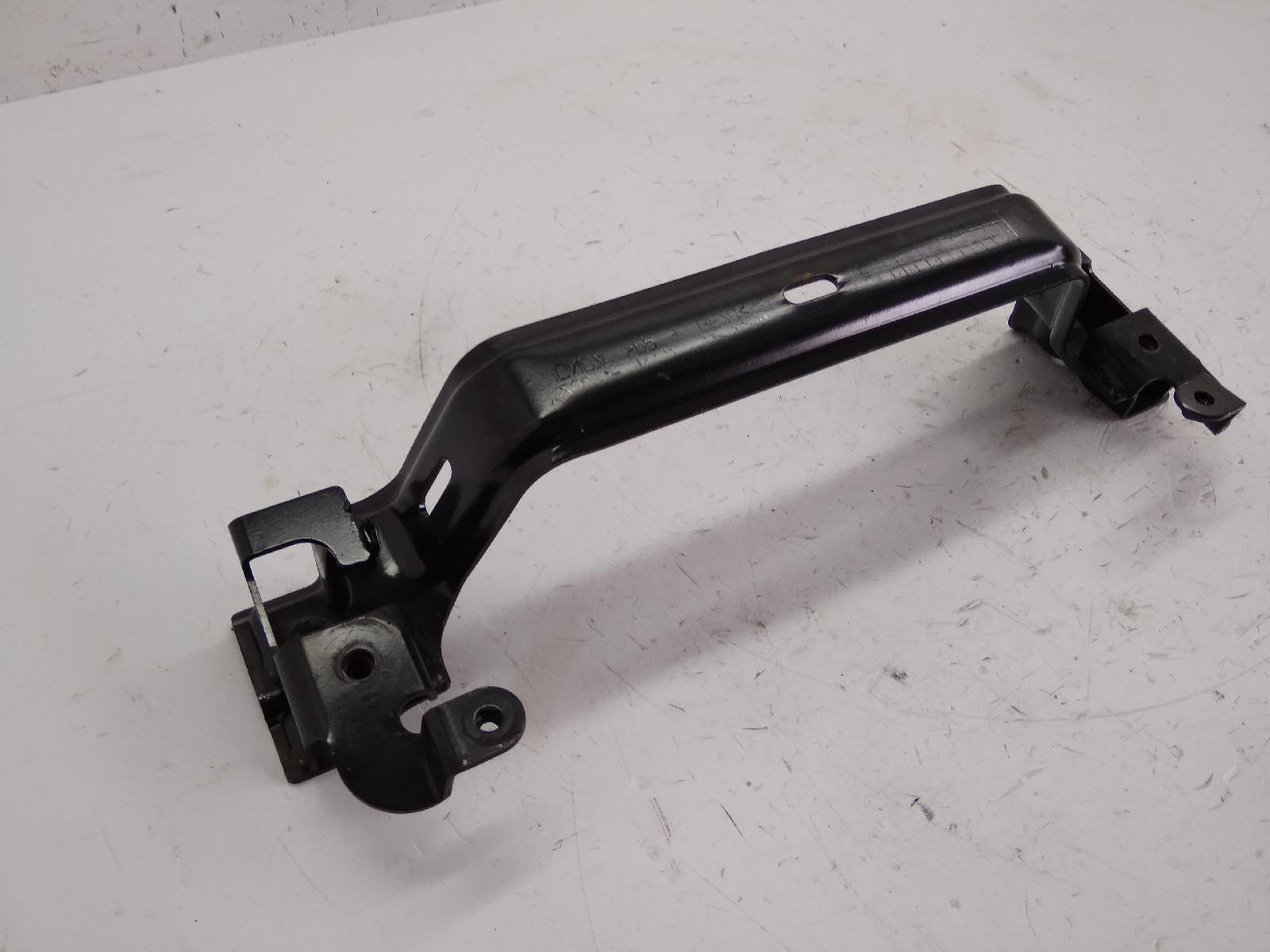 Honda sh 300 staffa supporto serbatoio benzina 2007 2007 zdcnf02a09f