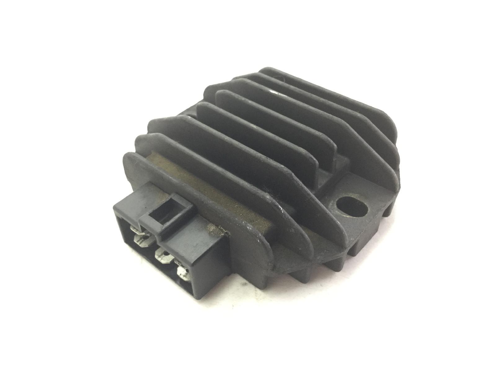 Piaggio vespa et4 150 regolatore di tensione corrente 1999 2002 m1900