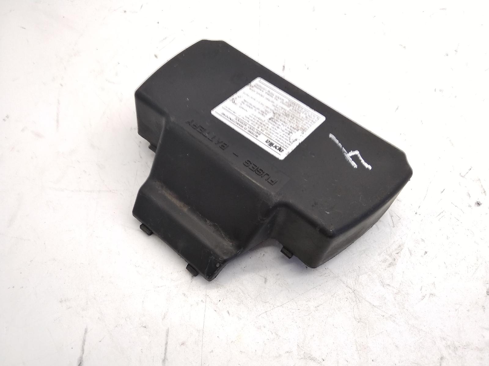 Aprilia scarabeo 4t 50 carena coperchio tappo vano batteria 2006 2009 tgb
