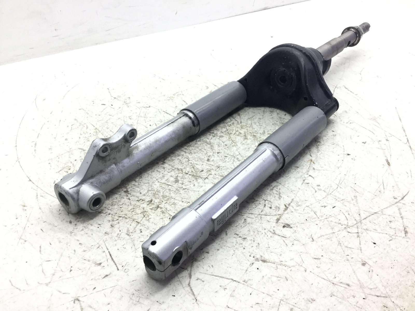 Aprilia scarabeo 4t 50 forcella - crepe su protezioni steli 2006 2009 tgb00