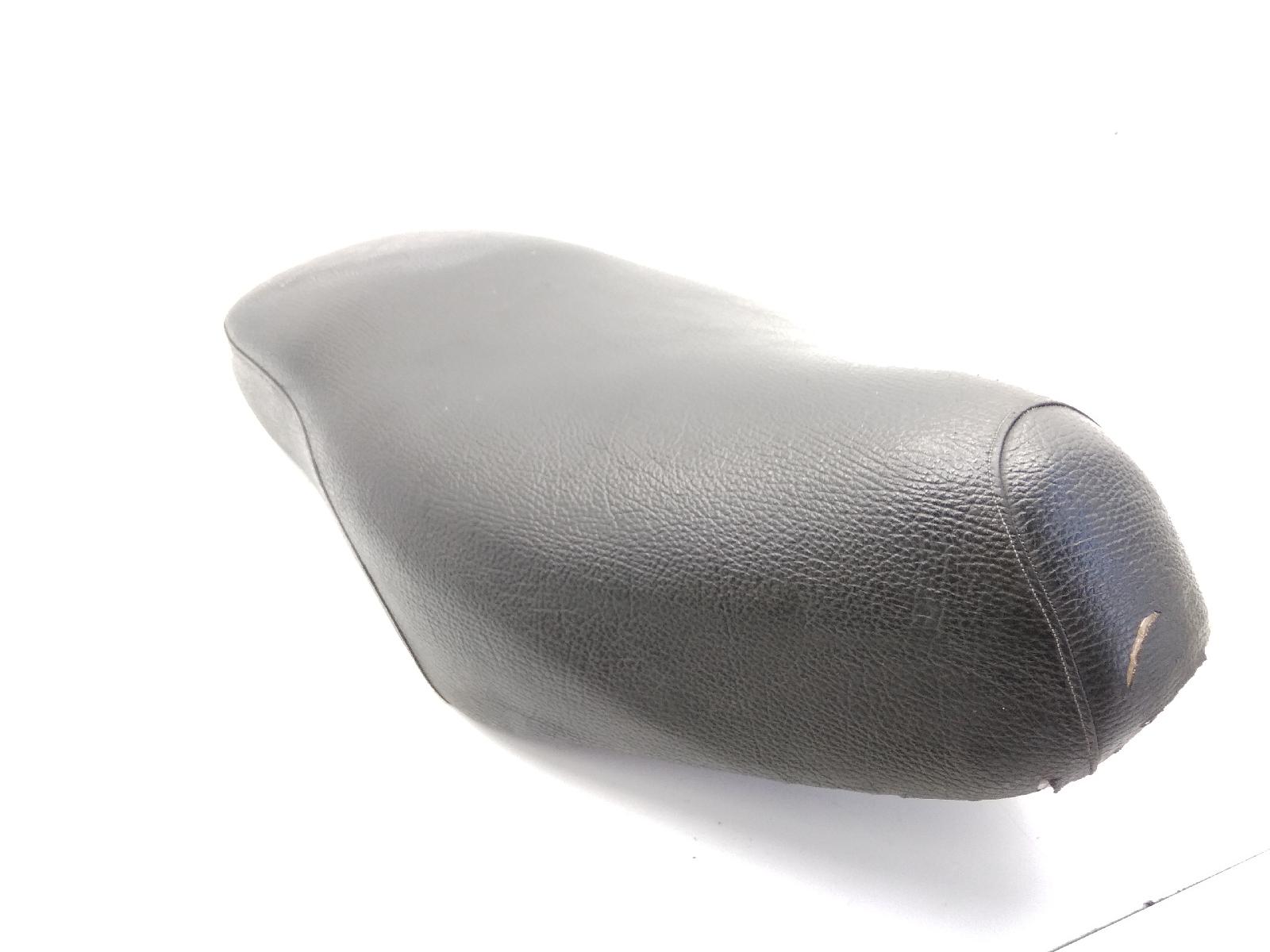 Aprilia scarabeo 4t 50 sella saddle con strappi su fodera 2002 2006 tg000