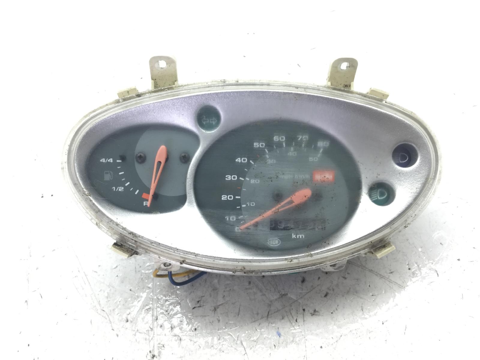 Aprilia scarabeo 4t 50 strumentazione contachilometri con tracce di sporco 2002 2006 tg000
