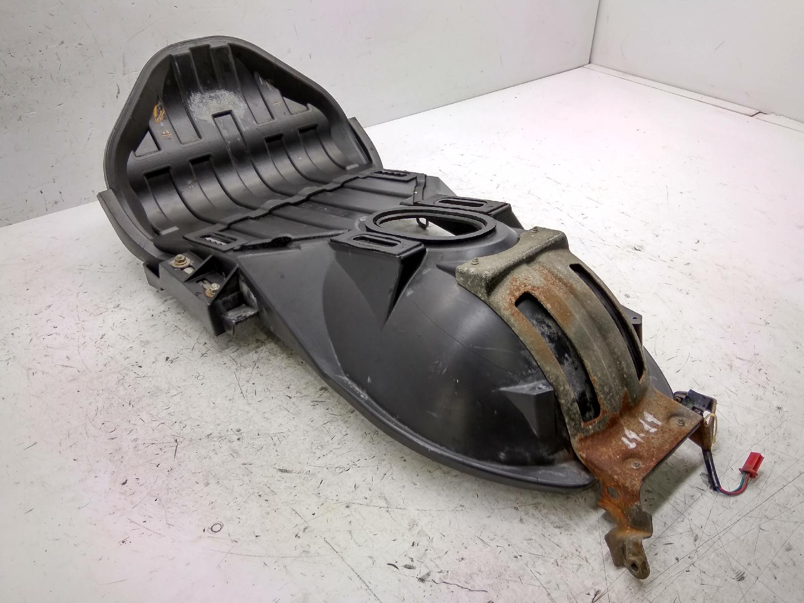 Yamaha majesty yp 250 carena supporto sella saddle 2000 2001 sg041